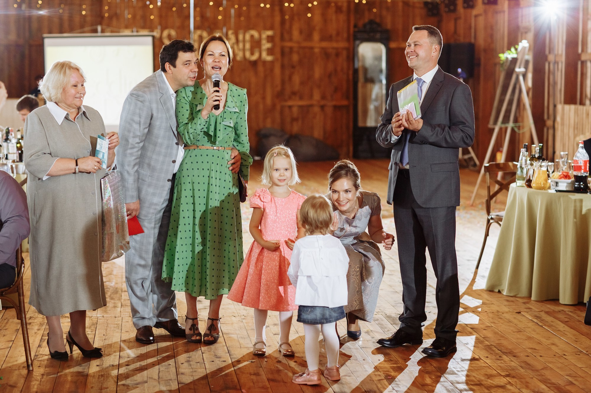 Выездная регистрация в Амбар № 1 в Петергофе. Свадебный фотограф в Санкт-Петербурге и Петергофе Андрей Заяц