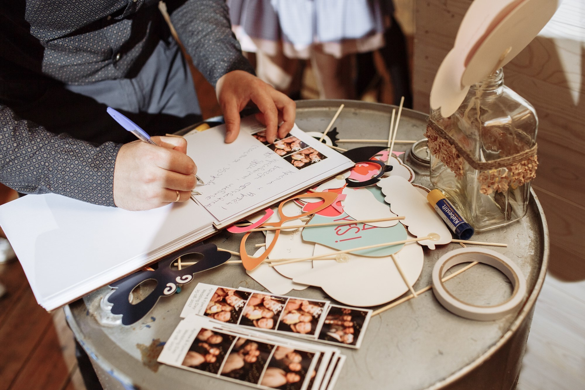 Выездная регистрация в Амбар № 1 в Петергофе. Свадебный фотограф в Санкт-Петербурге и Петергофе Андрей Заяц