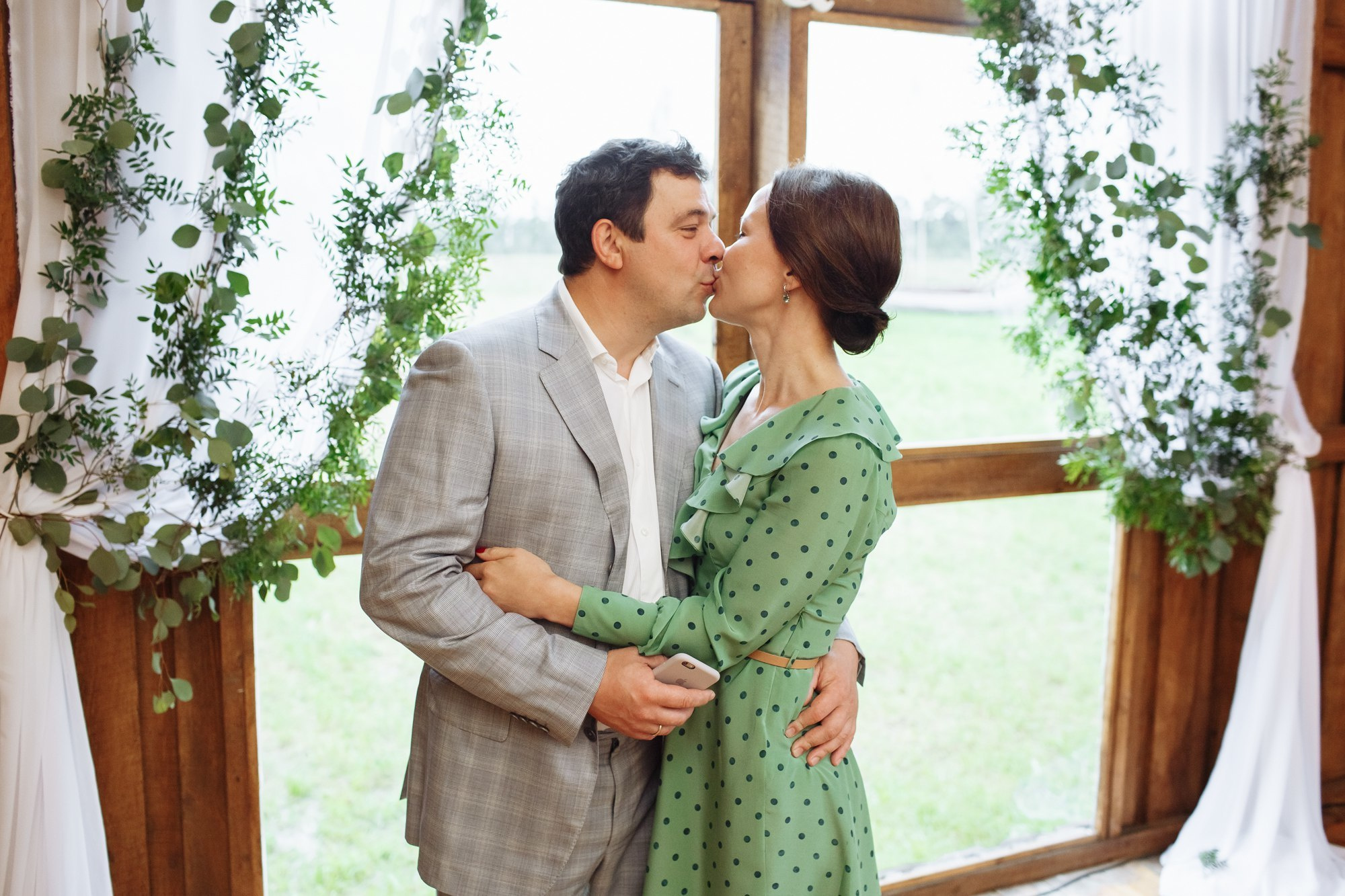 Выездная регистрация в Амбар № 1 в Петергофе. Свадебный фотограф в Санкт-Петербурге и Петергофе Андрей Заяц