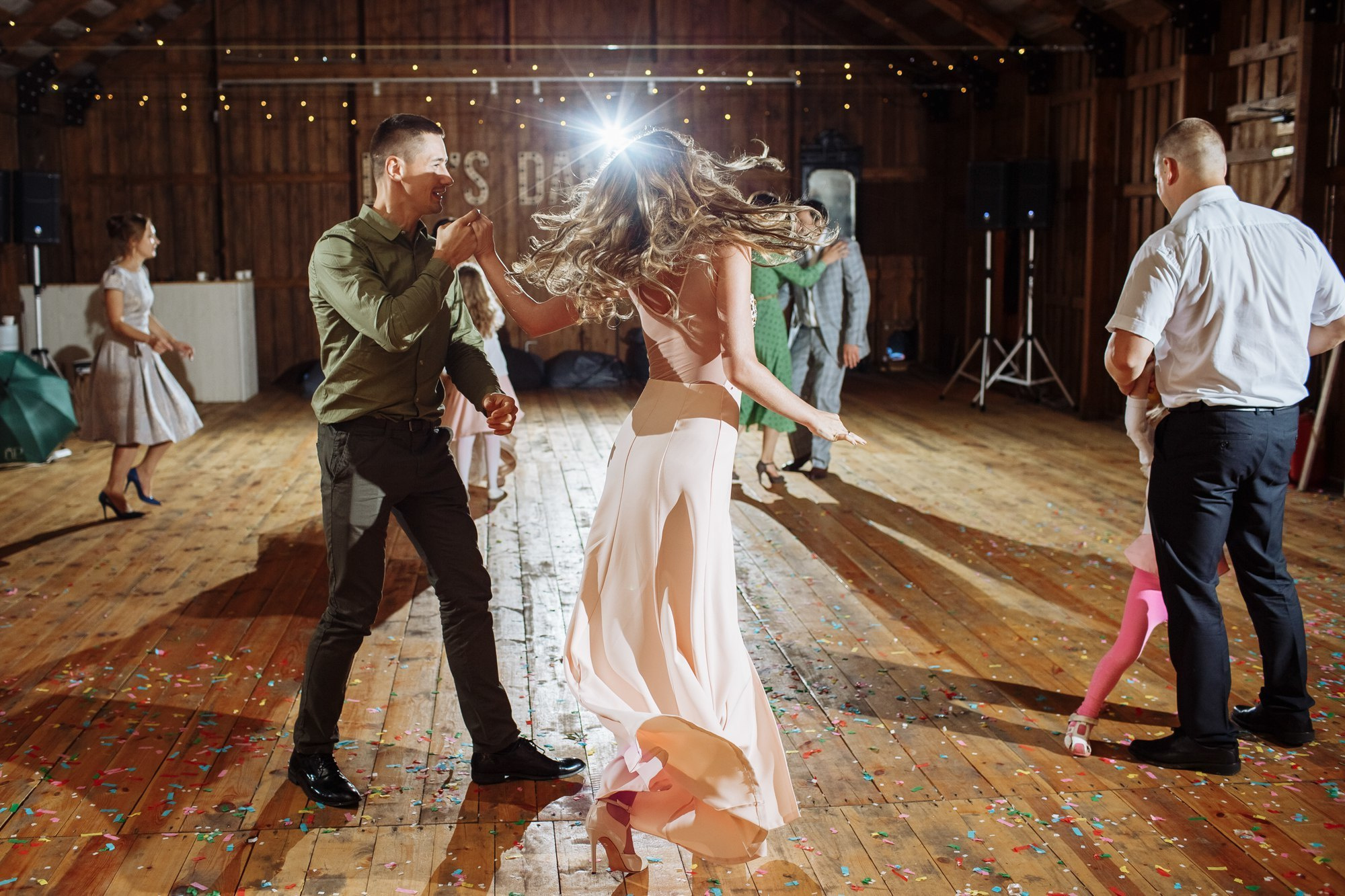 Выездная регистрация в Амбар № 1 в Петергофе. Свадебный фотограф в Санкт-Петербурге и Петергофе Андрей Заяц