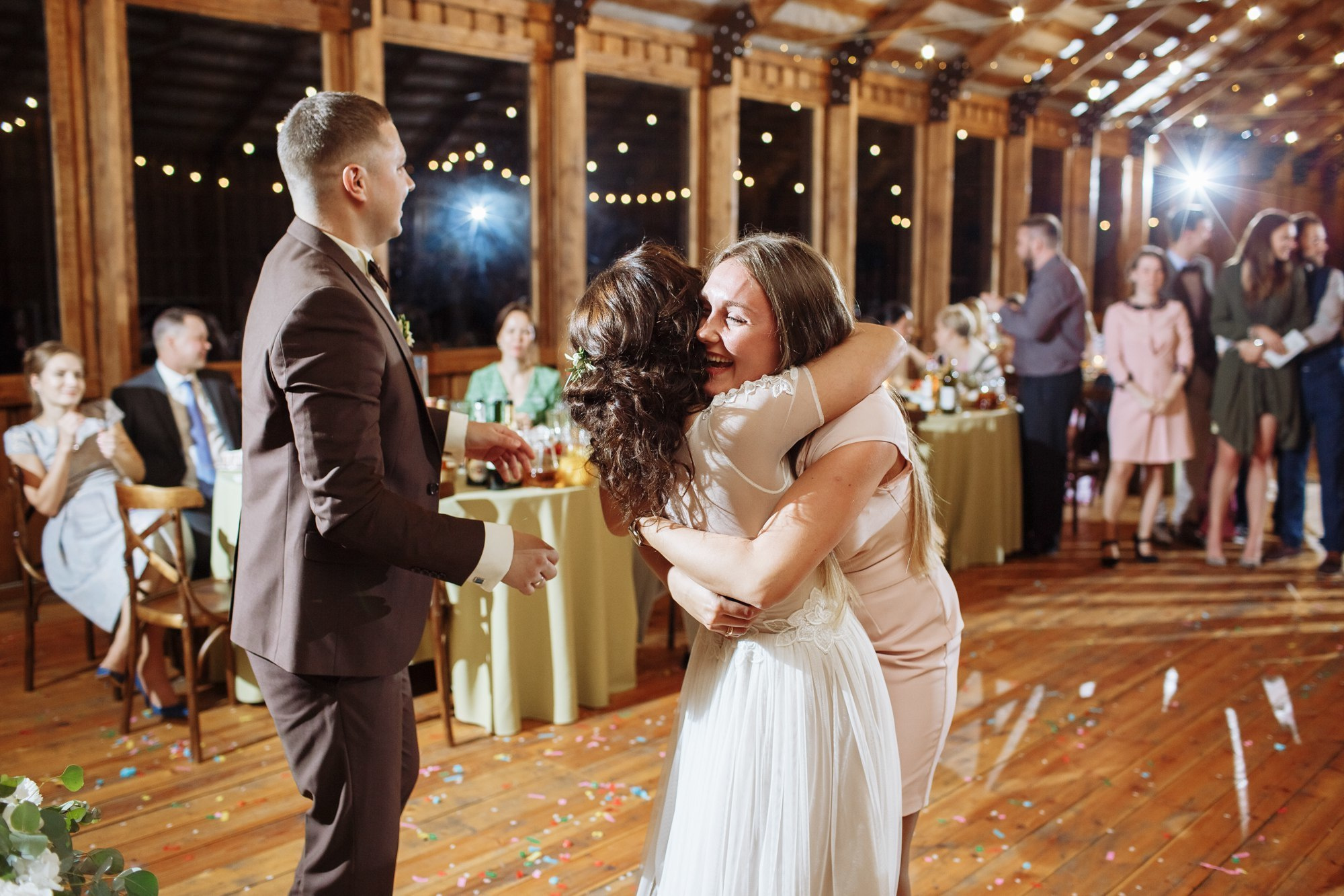 Выездная регистрация в Амбар № 1 в Петергофе. Свадебный фотограф в Санкт-Петербурге и Петергофе Андрей Заяц