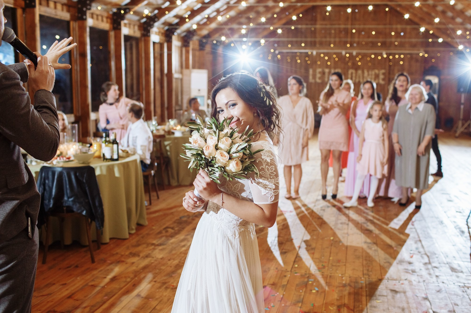 Выездная регистрация в Амбар № 1 в Петергофе. Свадебный фотограф в Санкт-Петербурге и Петергофе Андрей Заяц