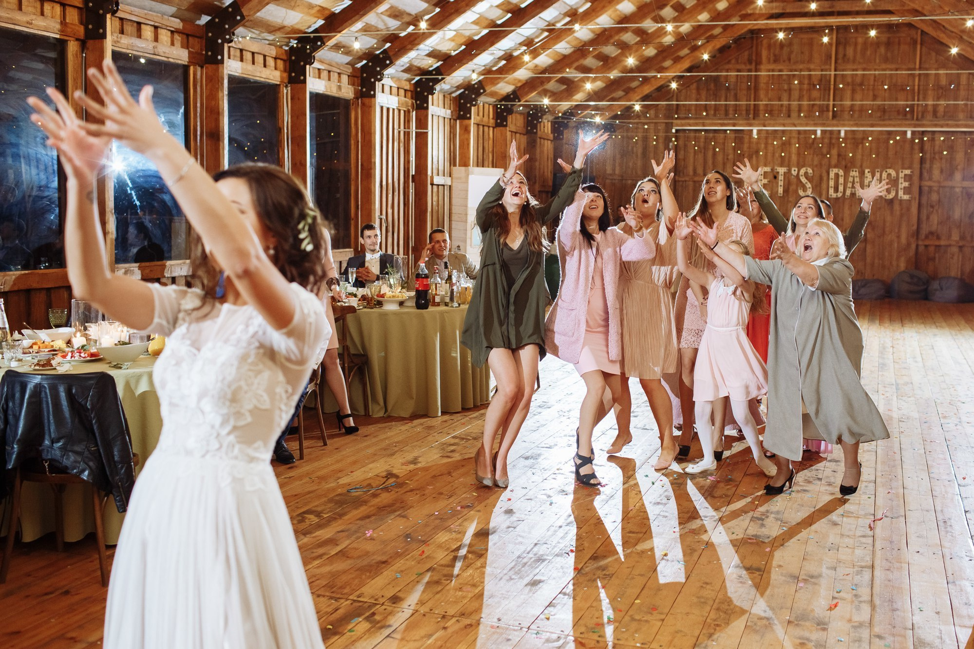 Выездная регистрация в Амбар № 1 в Петергофе. Свадебный фотограф в Санкт-Петербурге и Петергофе Андрей Заяц