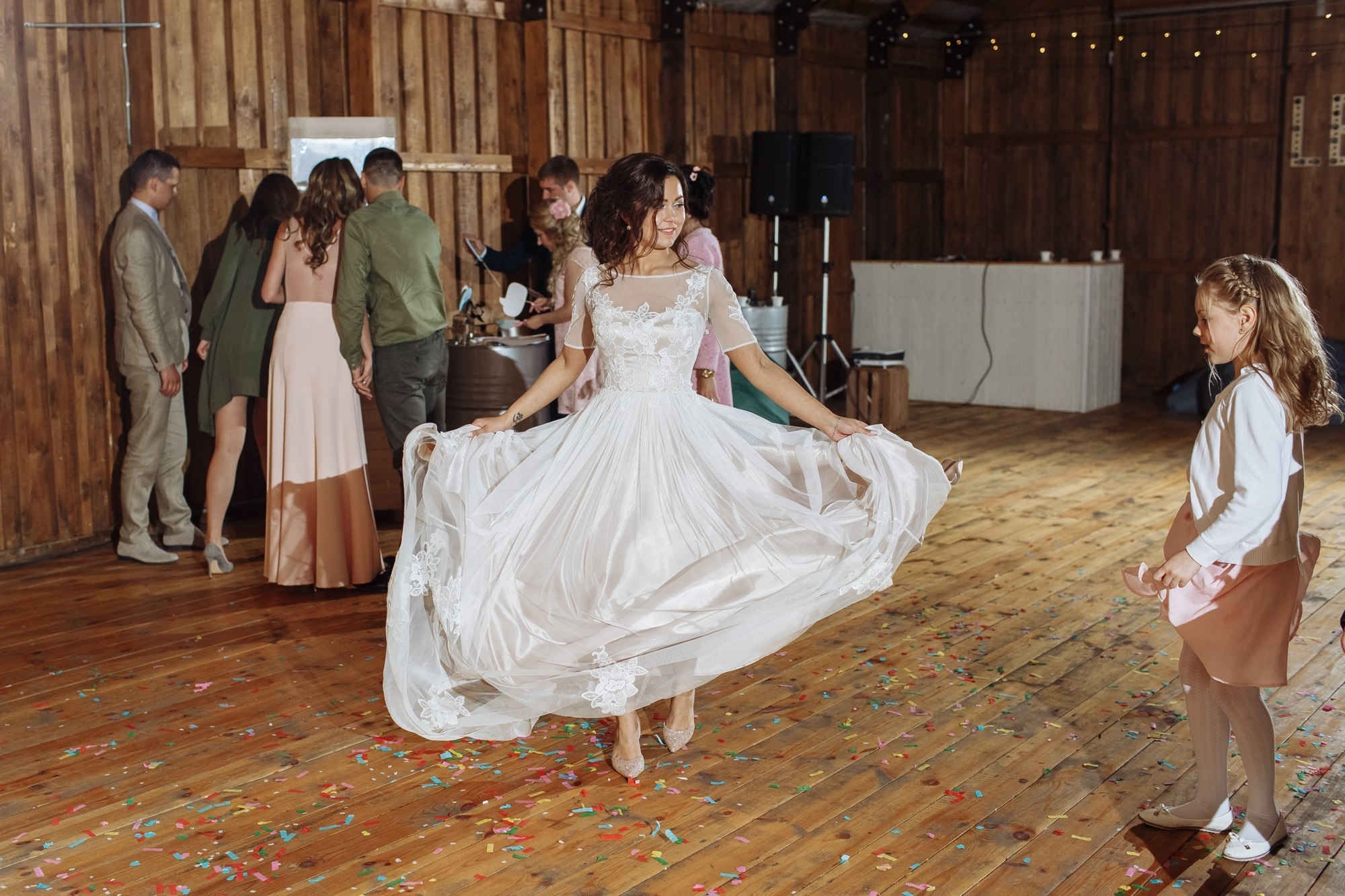 Выездная регистрация в Амбар № 1 в Петергофе. Свадебный фотограф в Санкт-Петербурге и Петергофе Андрей Заяц