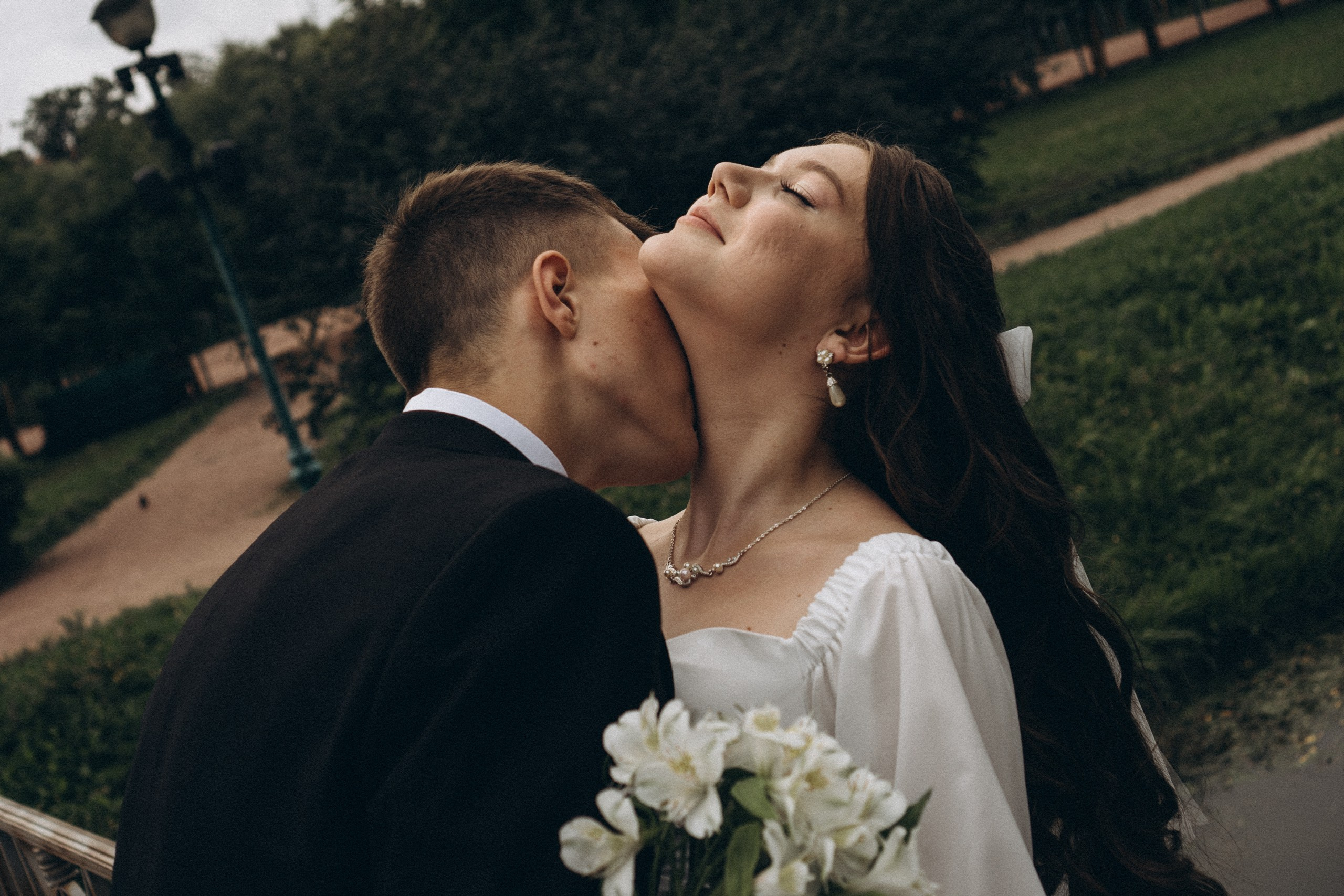 СВАДЕБНАЯ СЬЕМКА В ТАВРИЧЕСКОМ САДУ И ПРОГУЛКА ПО ЧЕРНЫШЕВСКОЙ. Профессиональный фотограф, Санкт-Петербург — Виктория Богомолова