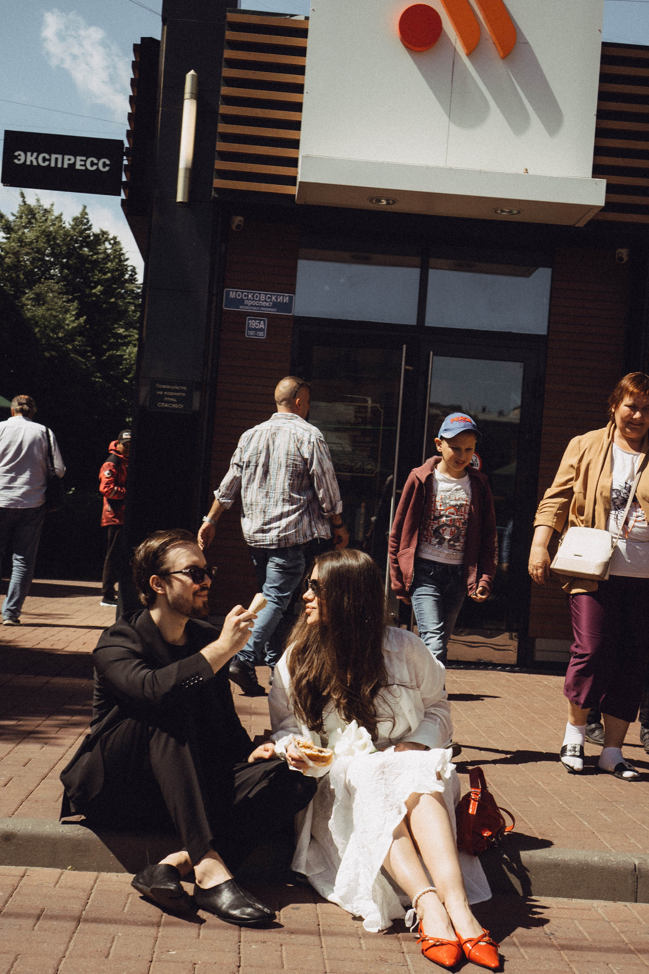 СВАДЕБНАЯ СЬЕМКА В ПАРКЕ ПОБЕДЫ И ПРОГУЛКА ПО МОСКОВСКОМУ ПРОСПЕКТУ. Профессиональный фотограф, Санкт-Петербург — Виктория Богомолова