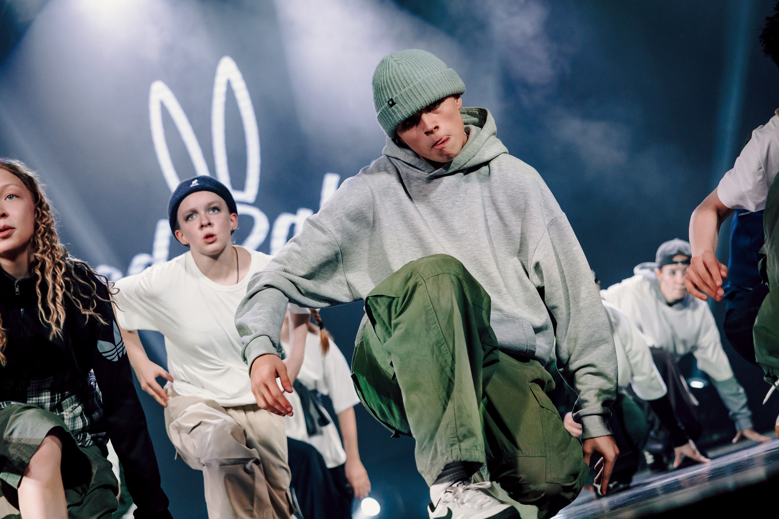 Отчётный концерт танцевальной школы «Red Rabbits» 2025. Лёшка Варзегов — фотограф