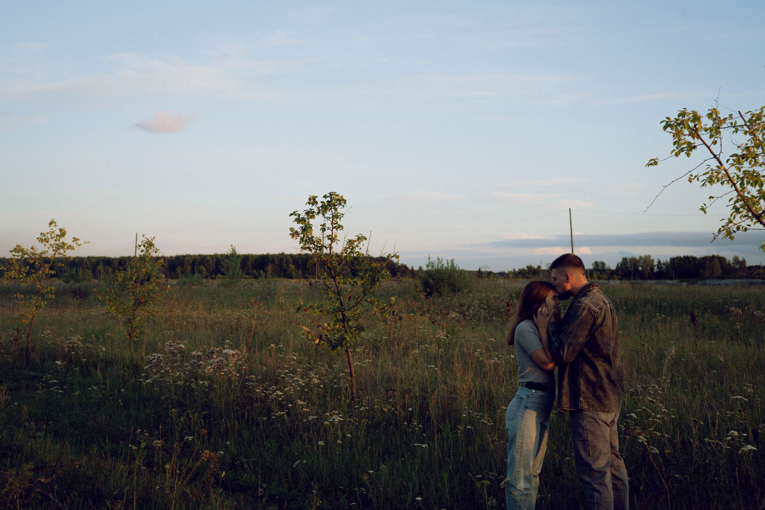 Аня и Рома, прогулка — Парная фотосессия на природе — Xeni Photography. Xeni Photography