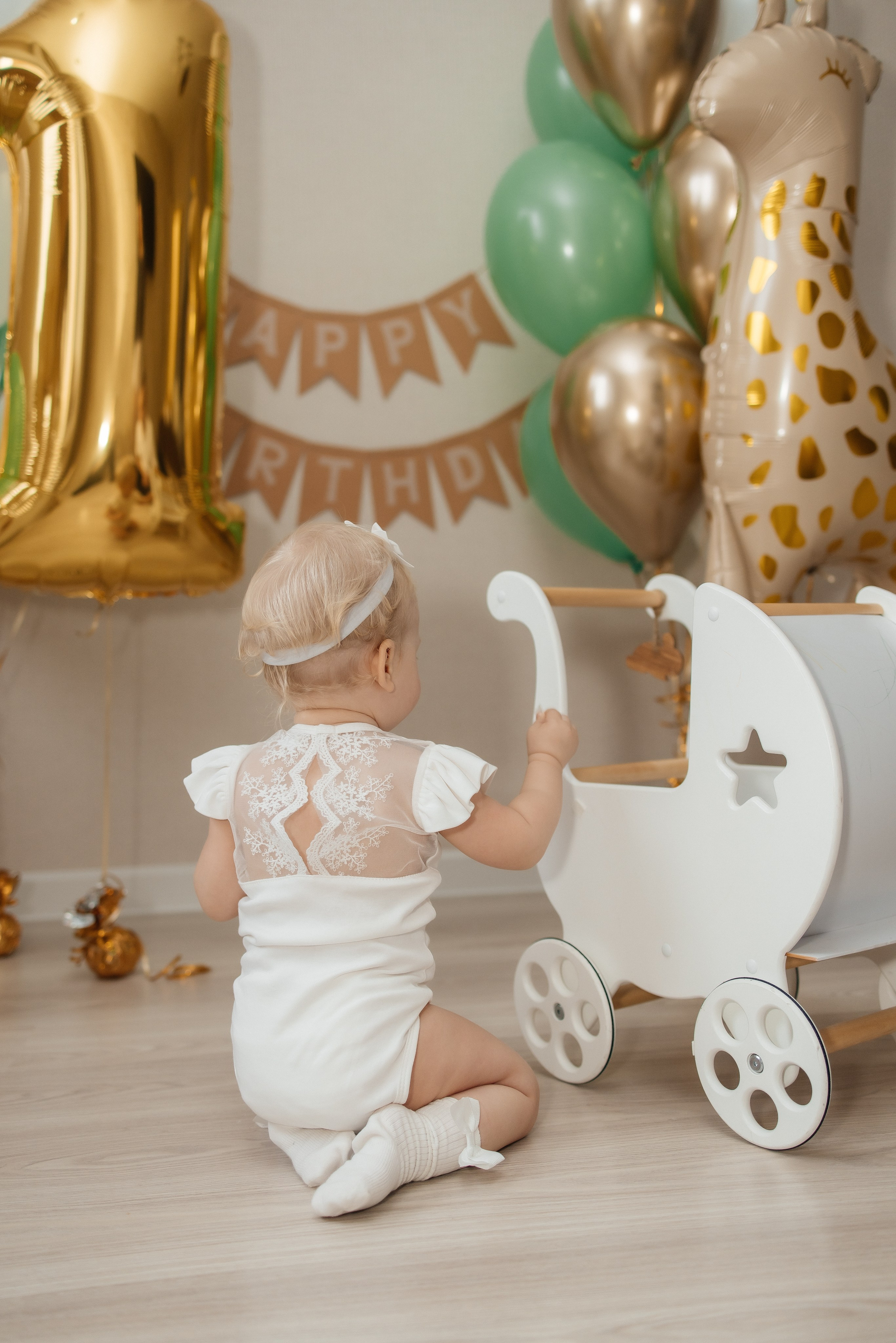 1 годик Еве (домашняя съемка). Профессиональный фотограф Кристина Искусных. Талдом- Москва