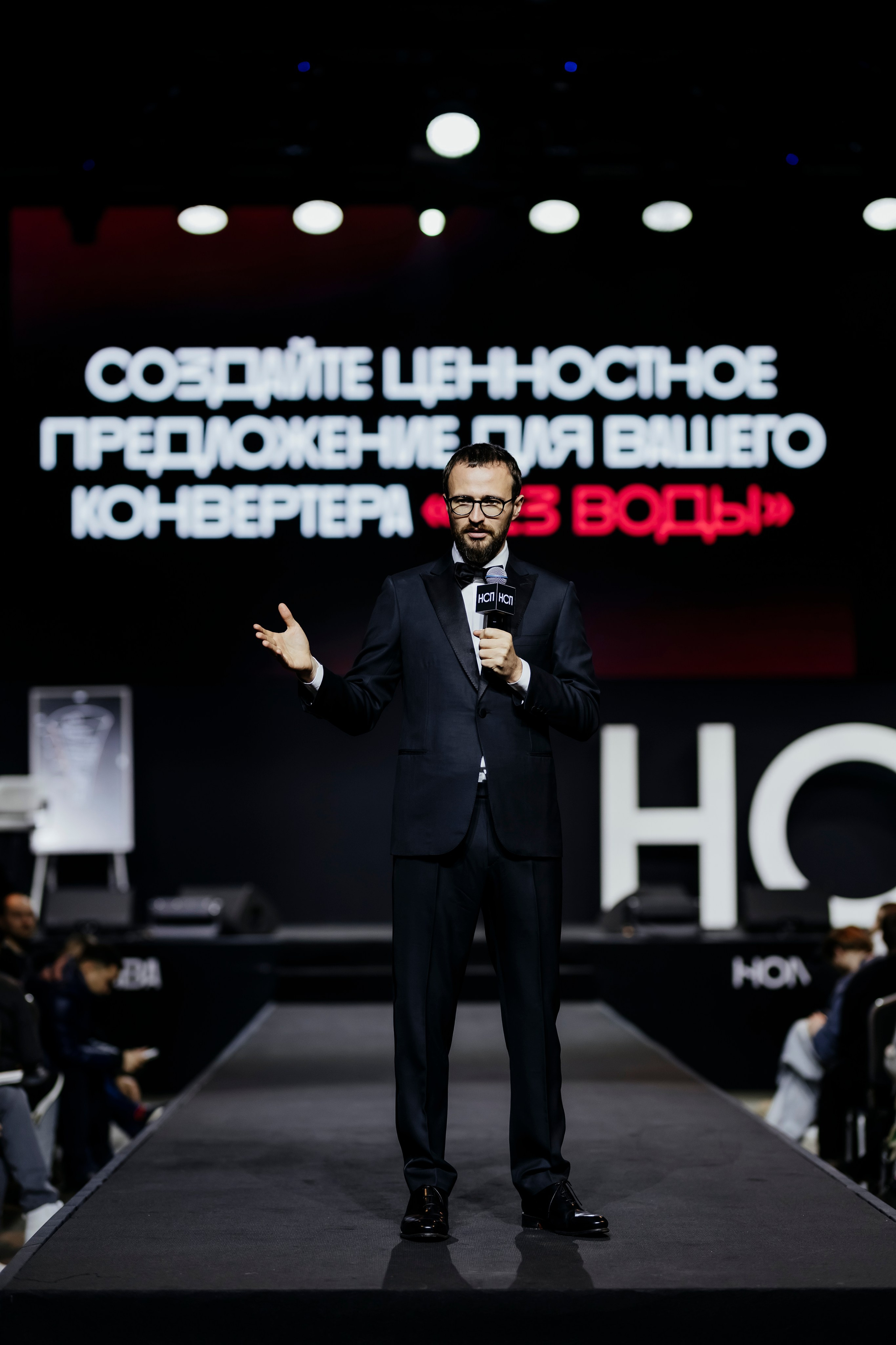 Михаил Гребенюк НСП. Репортажный, event, концертный и backstage фотограф из Москвы Виталий Кривцов