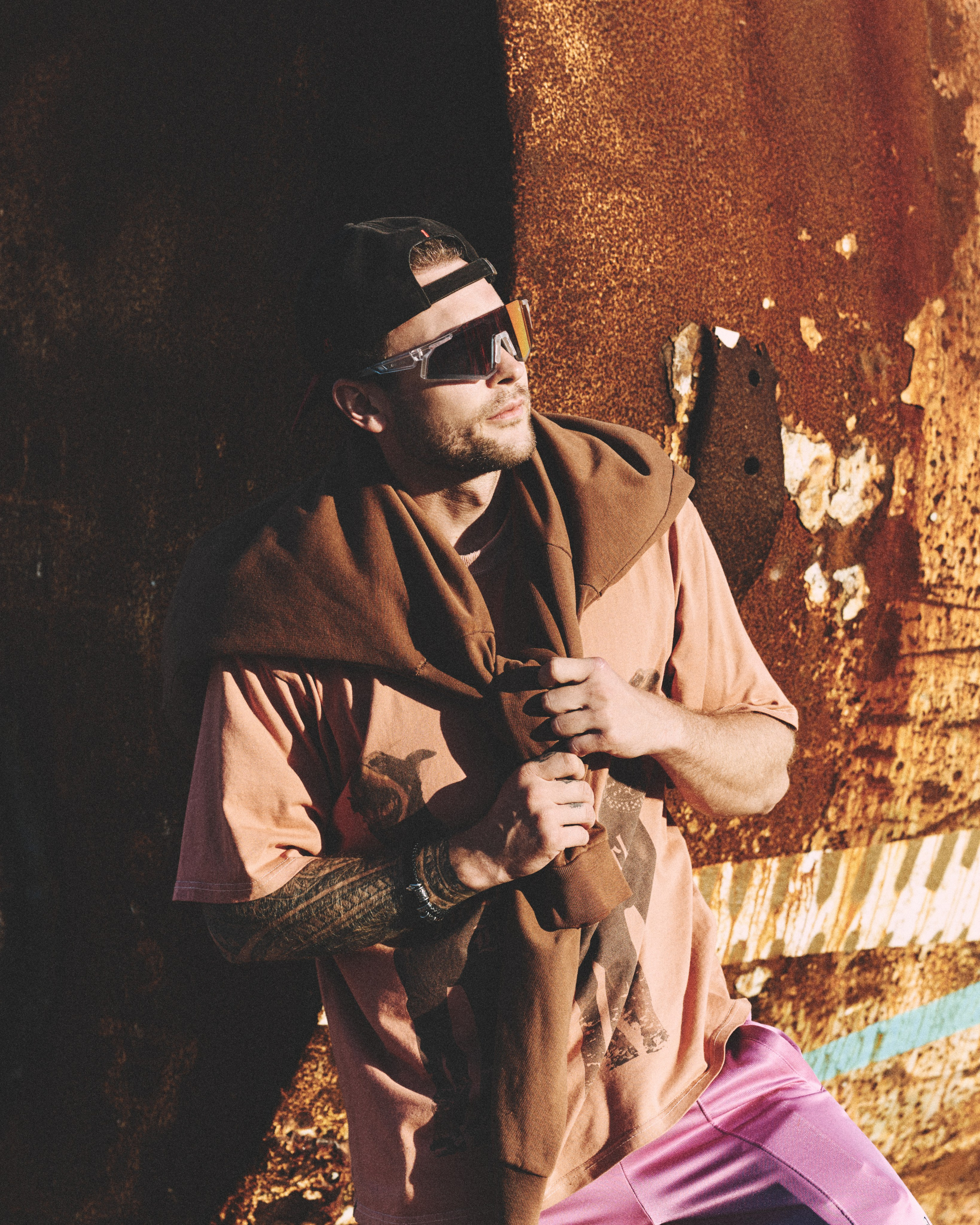 Репортаж трекинга тур группы 2. Фэшн-фотография и портреты в Владивостоке. Превращаю съёмку в повествование — создаю образы с сюжетом, которые остаются в памяти