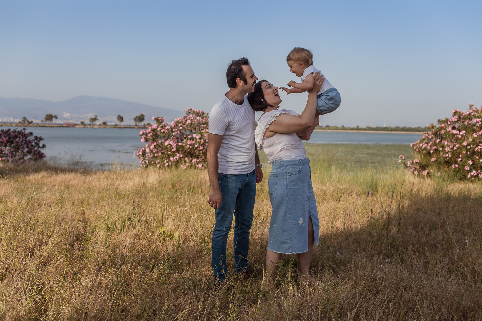 Güzel mayıs akşamı. Professional family and children’s photographer in Izmir Irina Eron