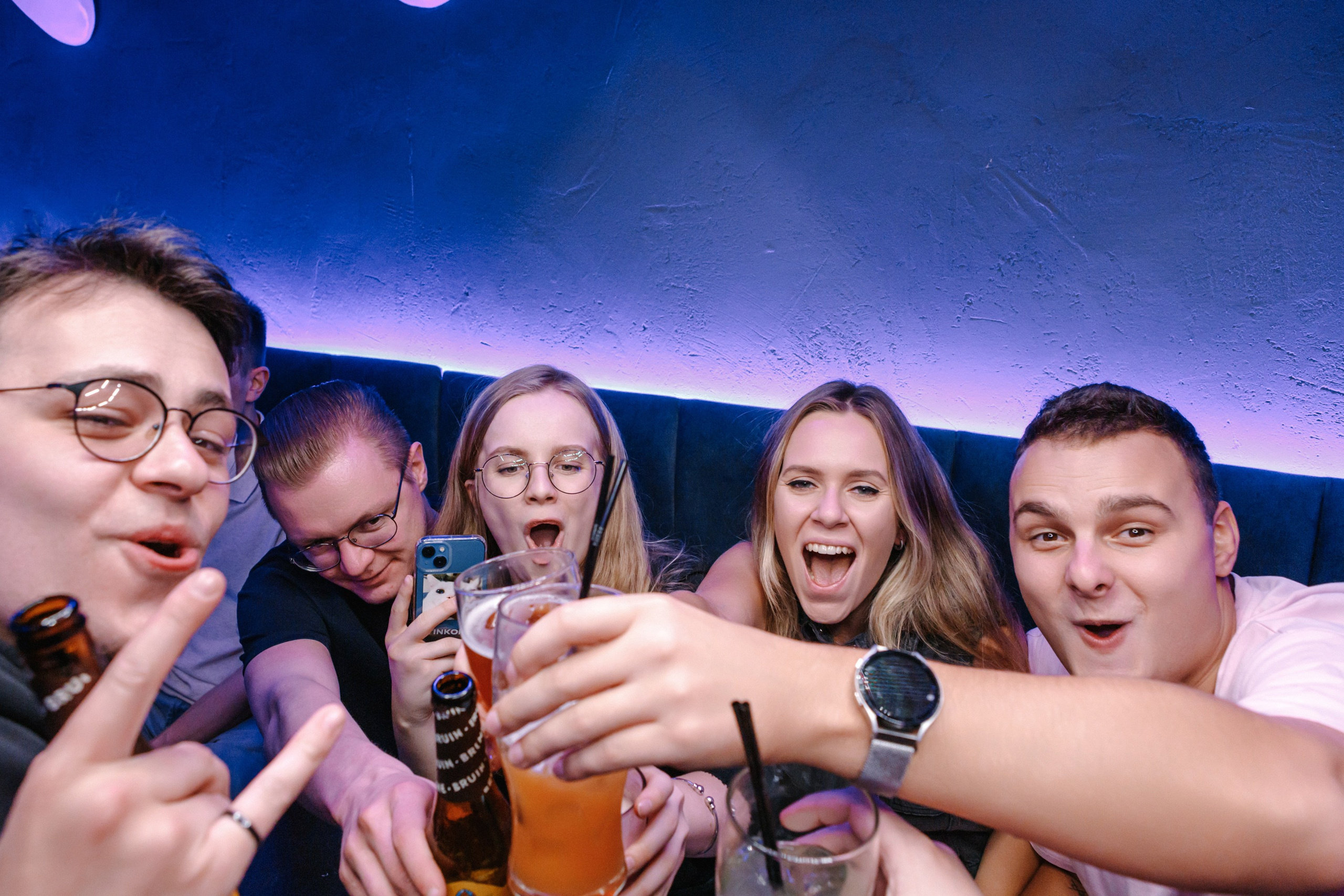 УЕ! БАР. Фотограф Владимир Молоканов