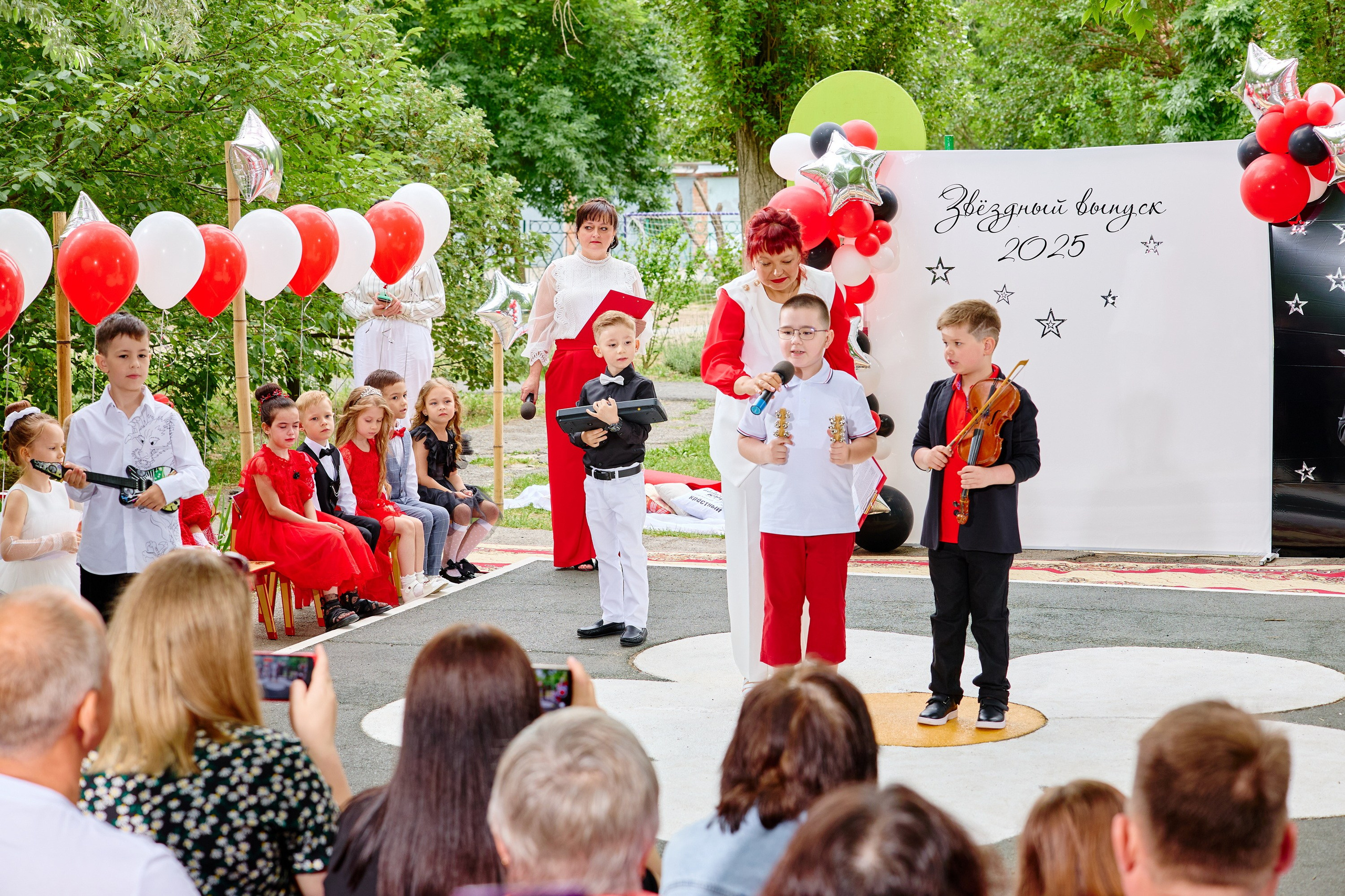 Выпускной 45 сад. Фотограф Выпускные альбомы Таганрог Сергей Коробченко