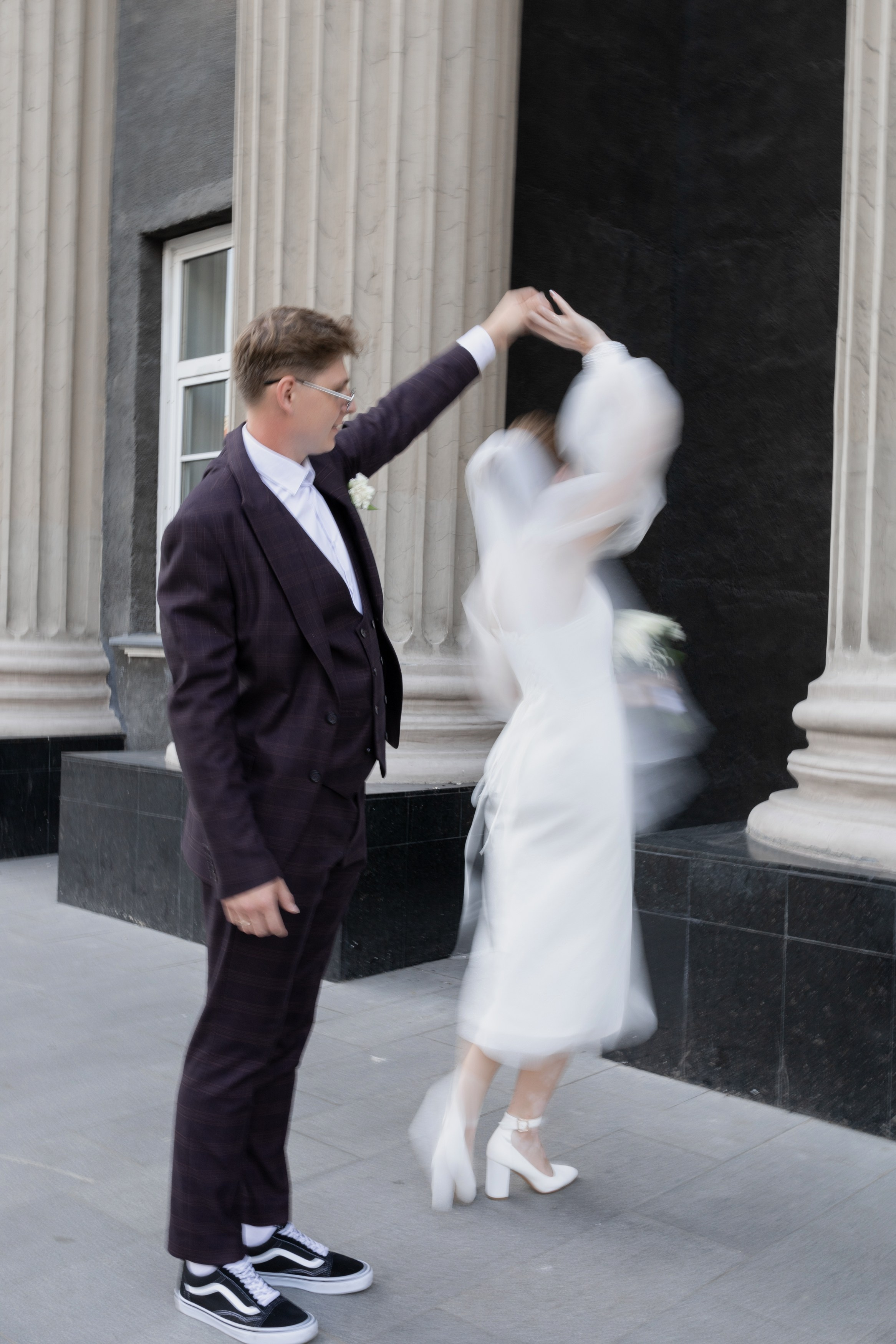 Владислав и Юлия Вечерняя прогулка по городу. Свадебный Фотограф в Иркутске Екатерина Елисеева