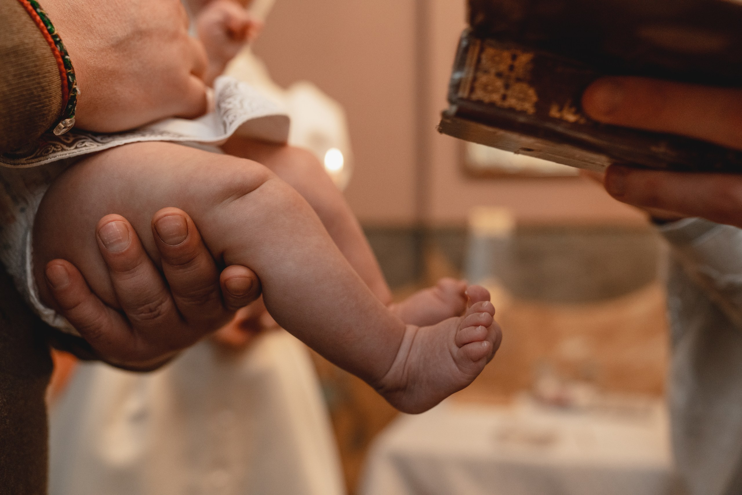 Андрей. Церковь Знамение в Аксиньино. Семейный фотограф в Москве Лилия Лебедева