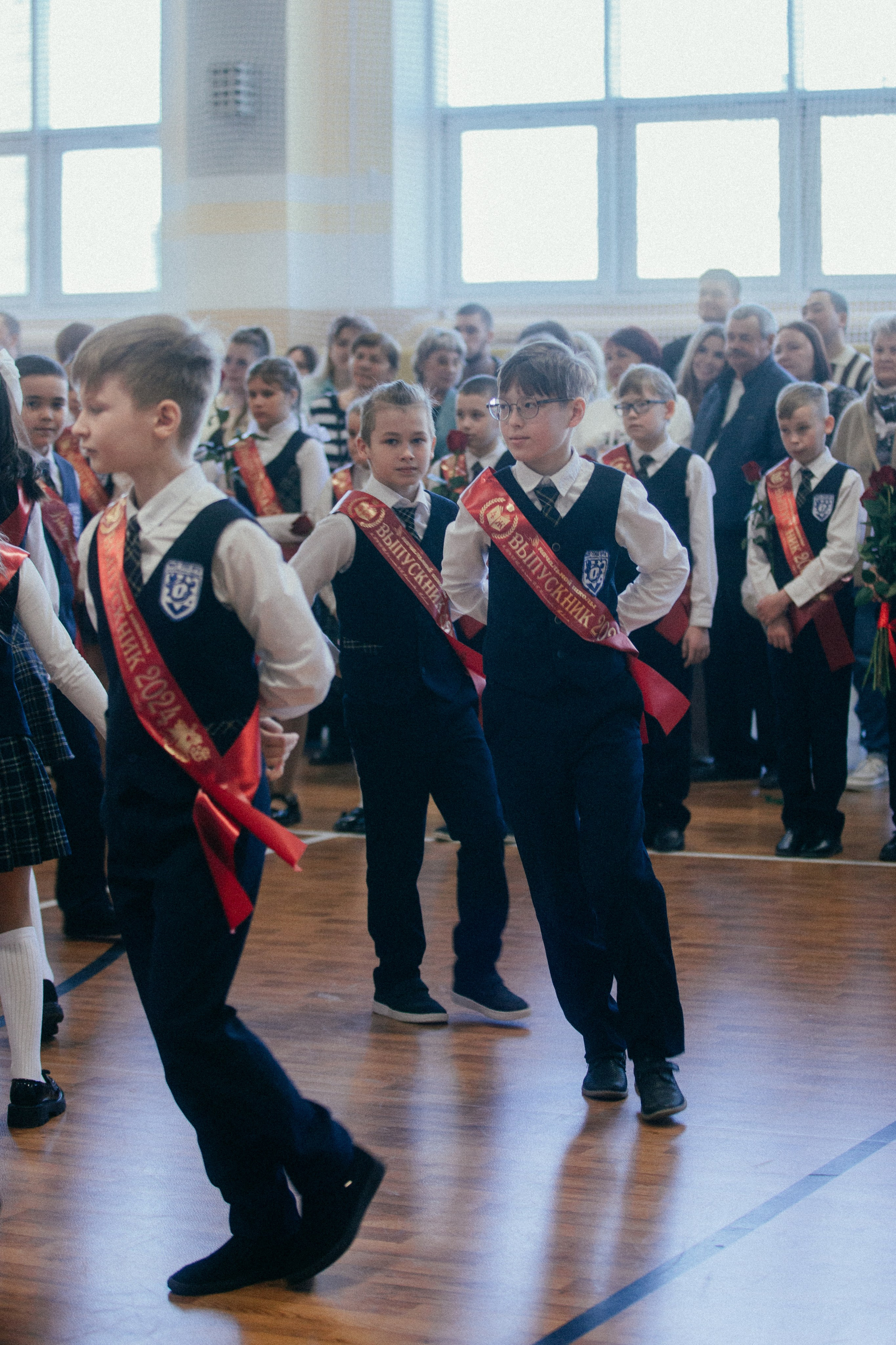 Выпускной в начальной школе. Арт-фотограф Крис Л. в Тобольске: портрет, семейные, свадьбы