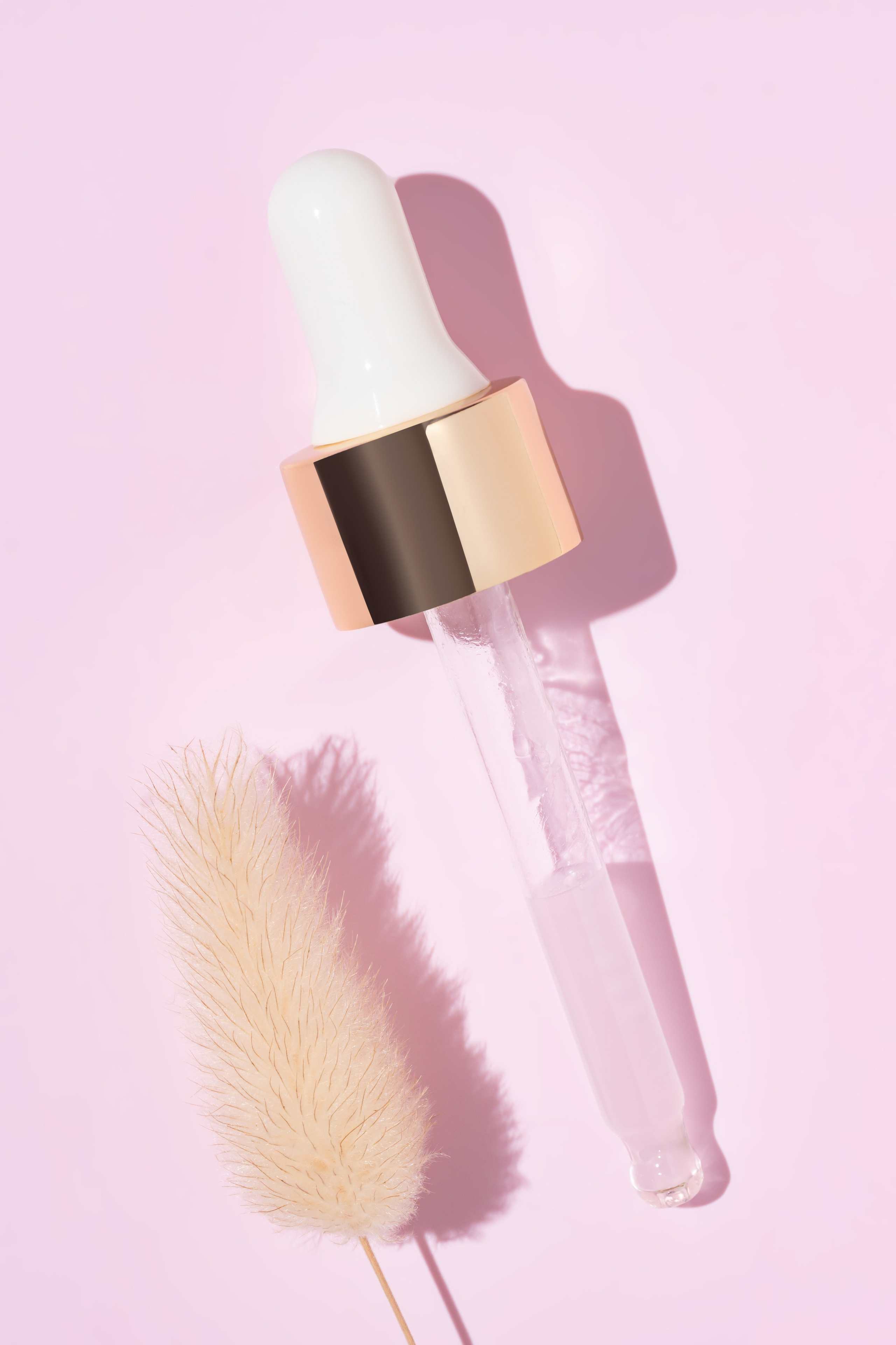 Сыворотки для лица. Предметная фотосъемка в г. Москва PREDMETKASTUDIO