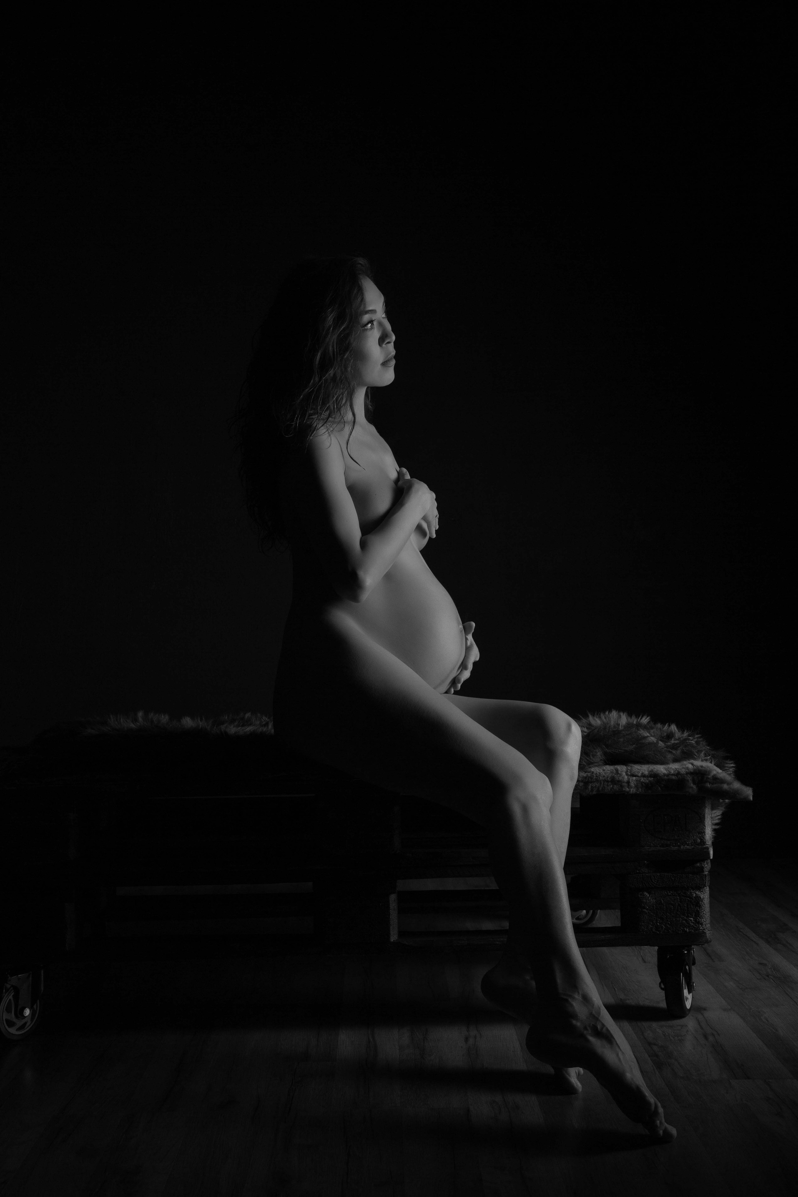 Профессиональная фотосессия беременности. Фотостудия Алматы. Семейная и детская фотостудия Family studio.Фотограф Алматы