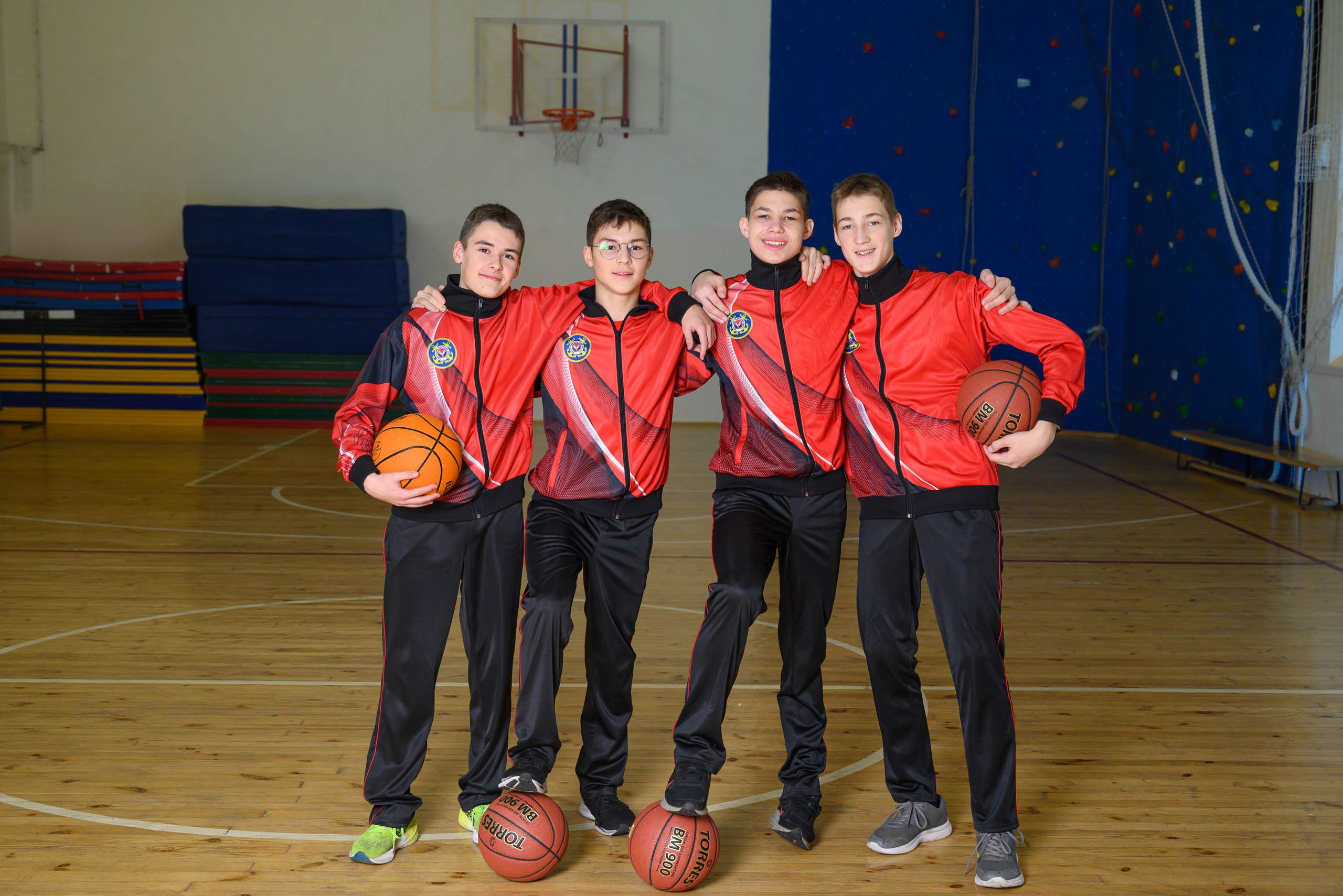 Старшая школа. Фото. Современные выпускные альбомы. Воткинск