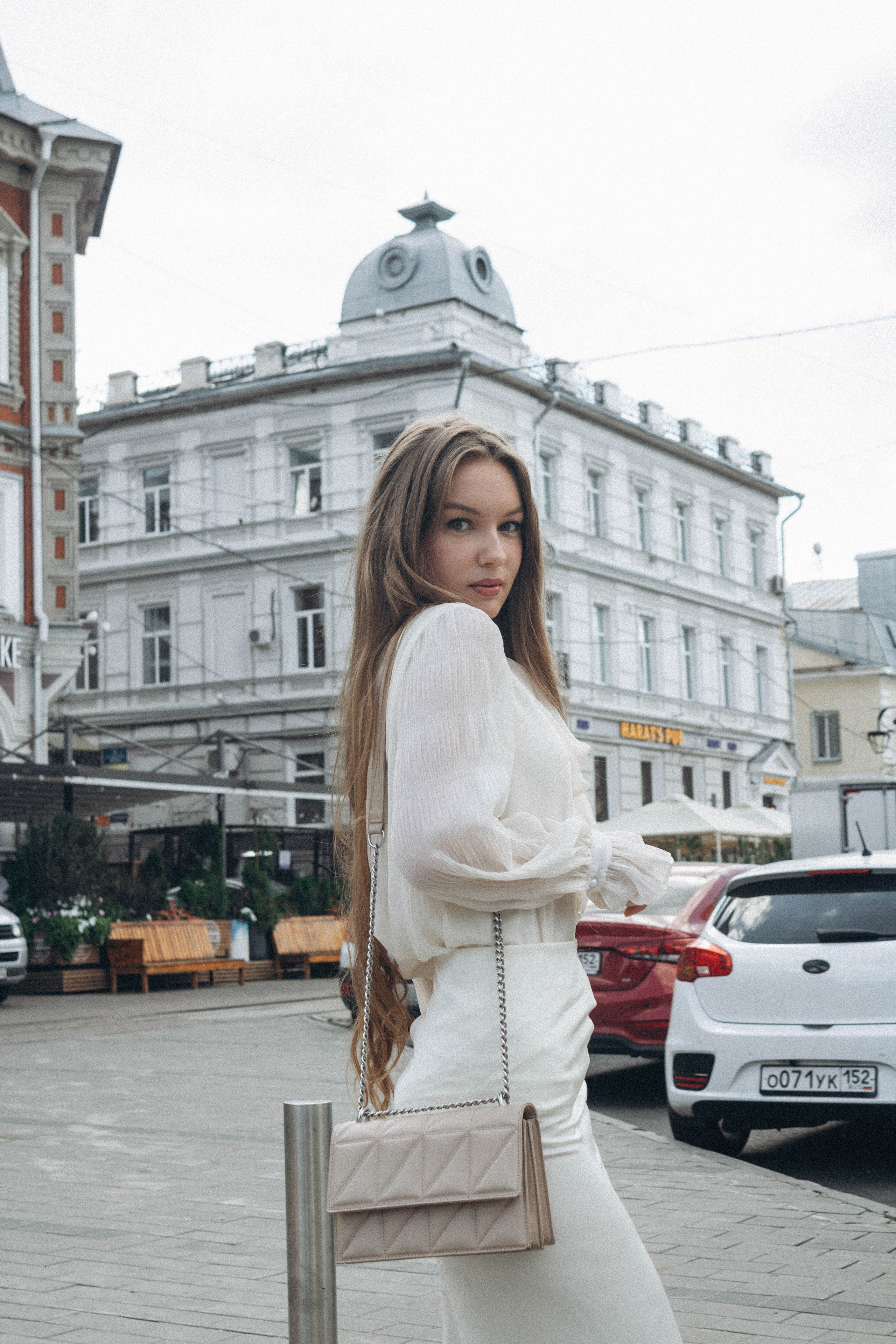 Sofiya. Я — Алёна и я фотографирую красиво (е)