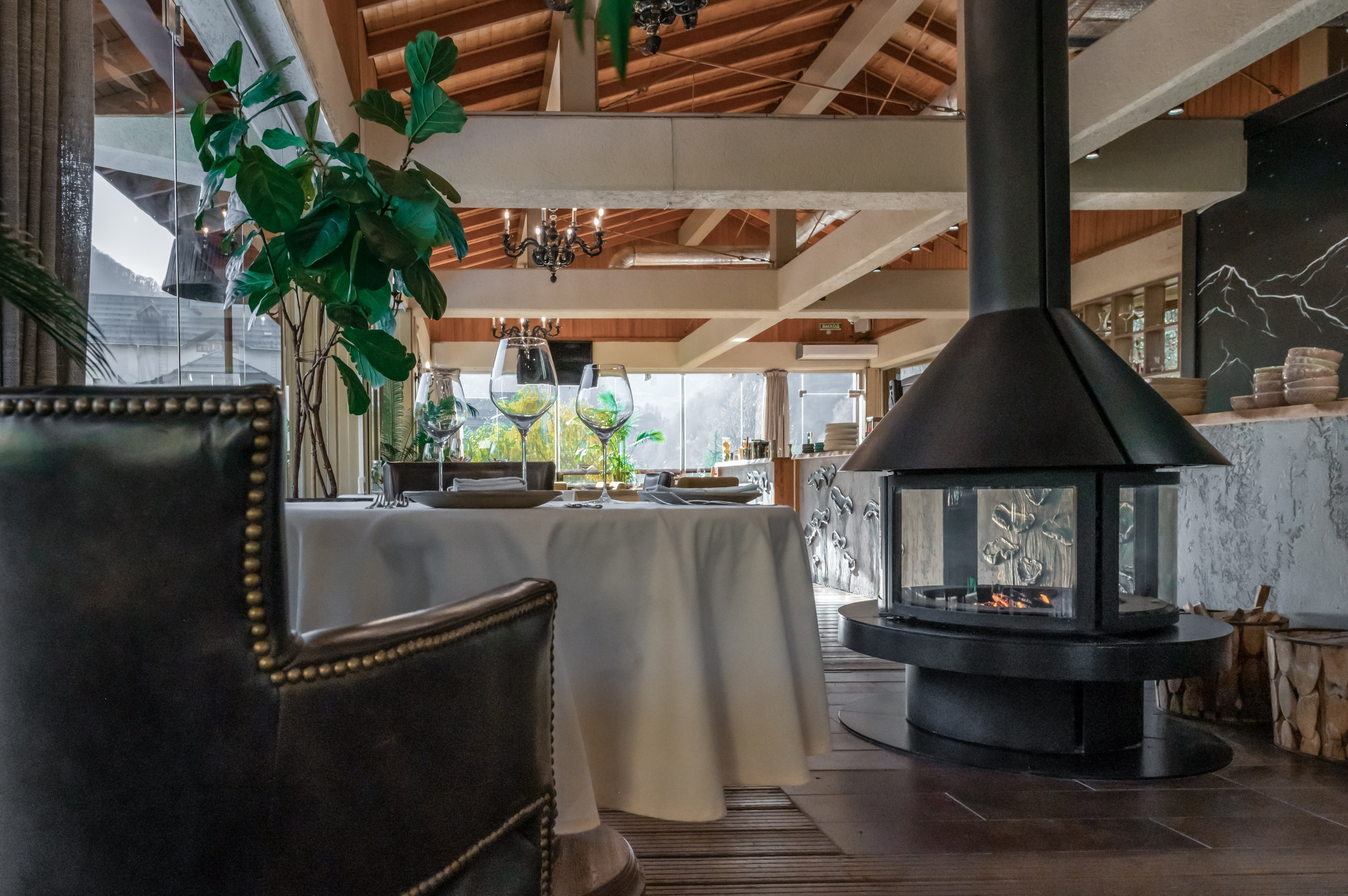 Ресторан «Черная Лисичка» на курорте Газпром Поляна. Репортажный фотограф в Красной Поляне и Сочи Павлюченко Екатерина