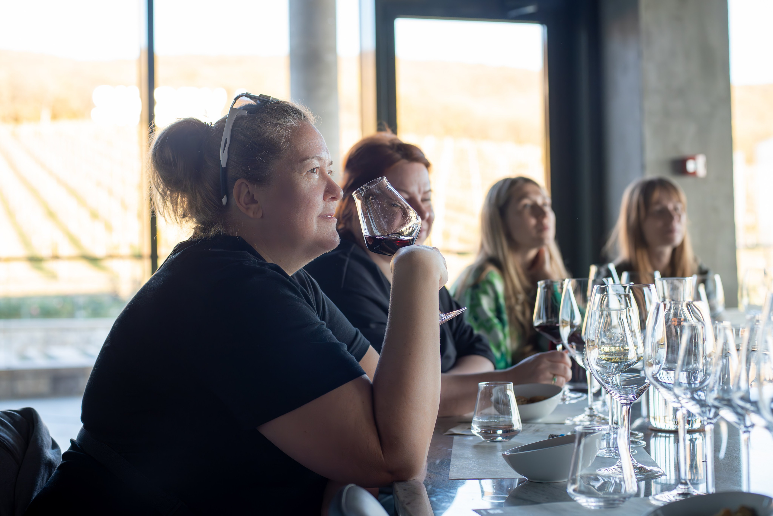 Литературная мастерская с Ольгой Шутовой в «Винотеррии». Репортажный фотограф в Красной Поляне и Сочи Павлюченко Екатерина