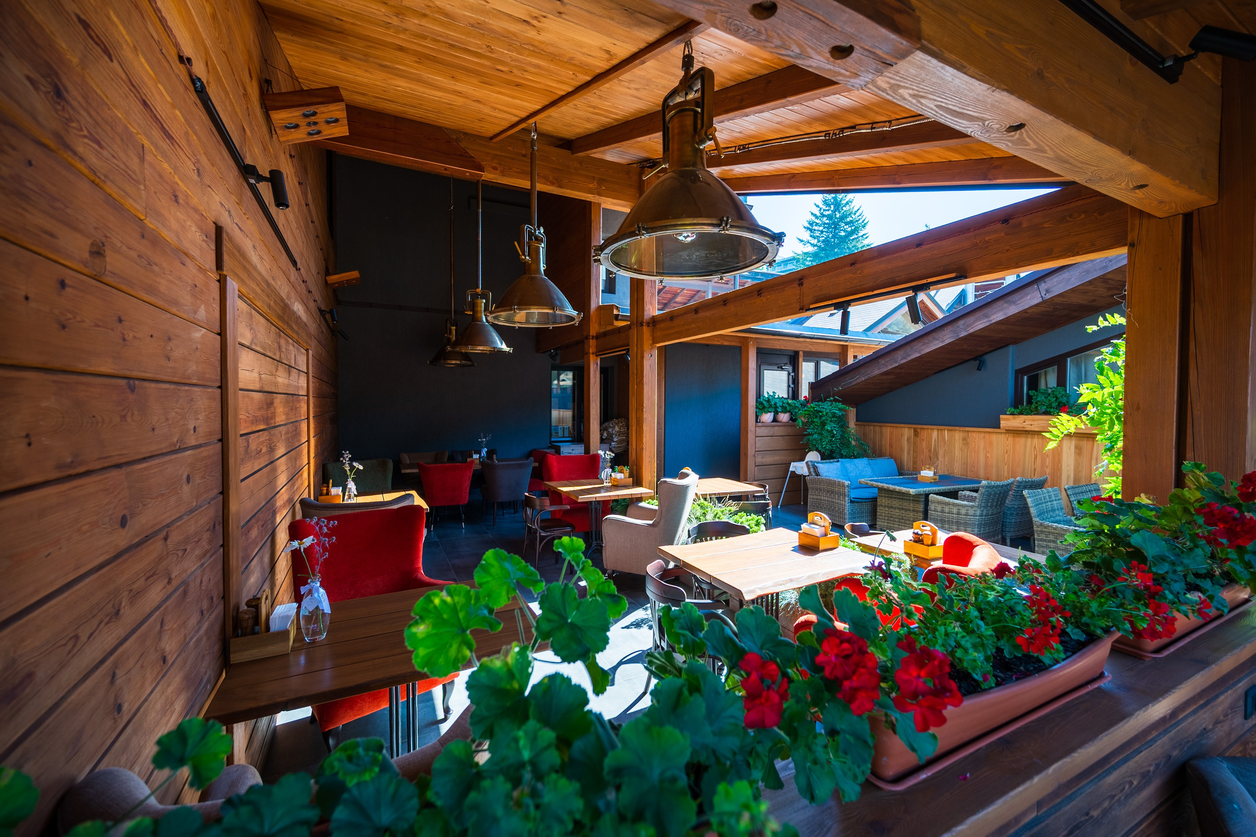 Ресторан «Трикони» в Красной Поляне. Репортажный фотограф в Красной Поляне и Сочи Павлюченко Екатерина