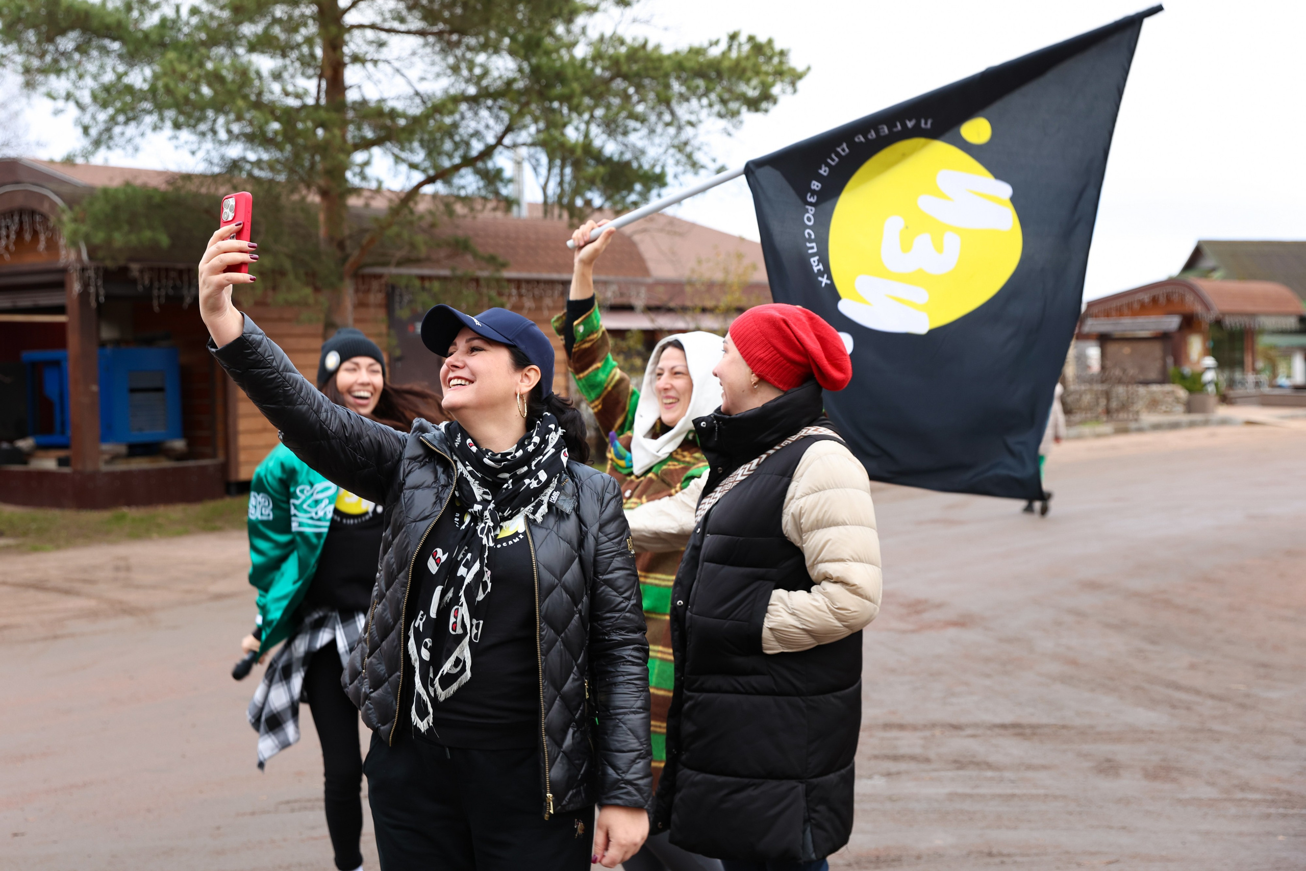 Тиндер смена в лагере для взрослых «Изи». Фотограф Дарья Попова