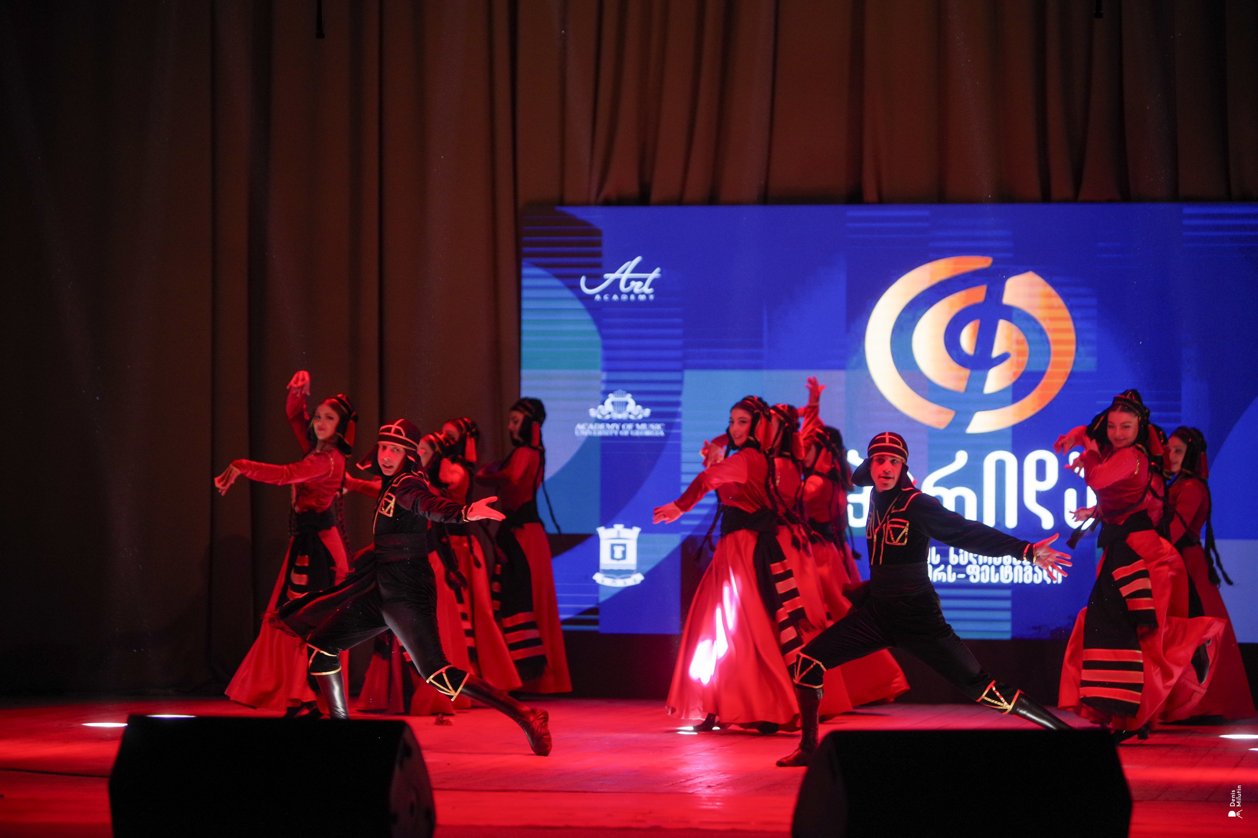 Танцы в Хоби. Портретный фотограф Денис Милютин