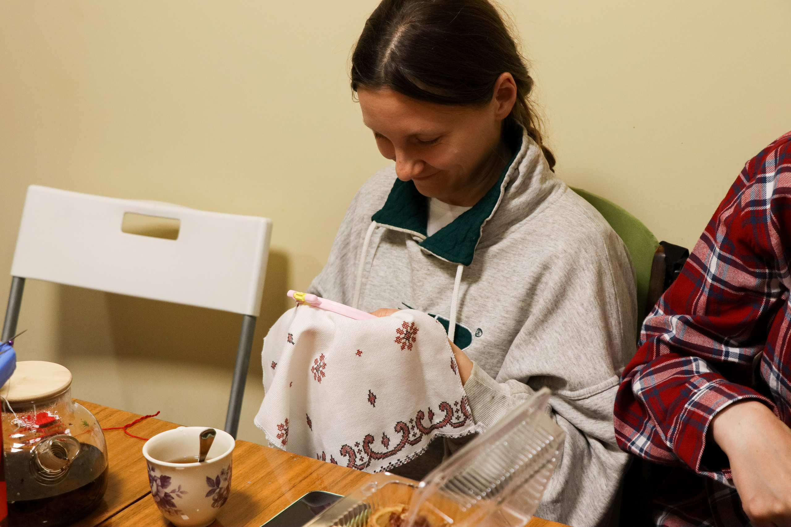 Мастер-класс по вышивке орнаментов. Портретный и репортажный фотограф в Анапе Злата Хидзик