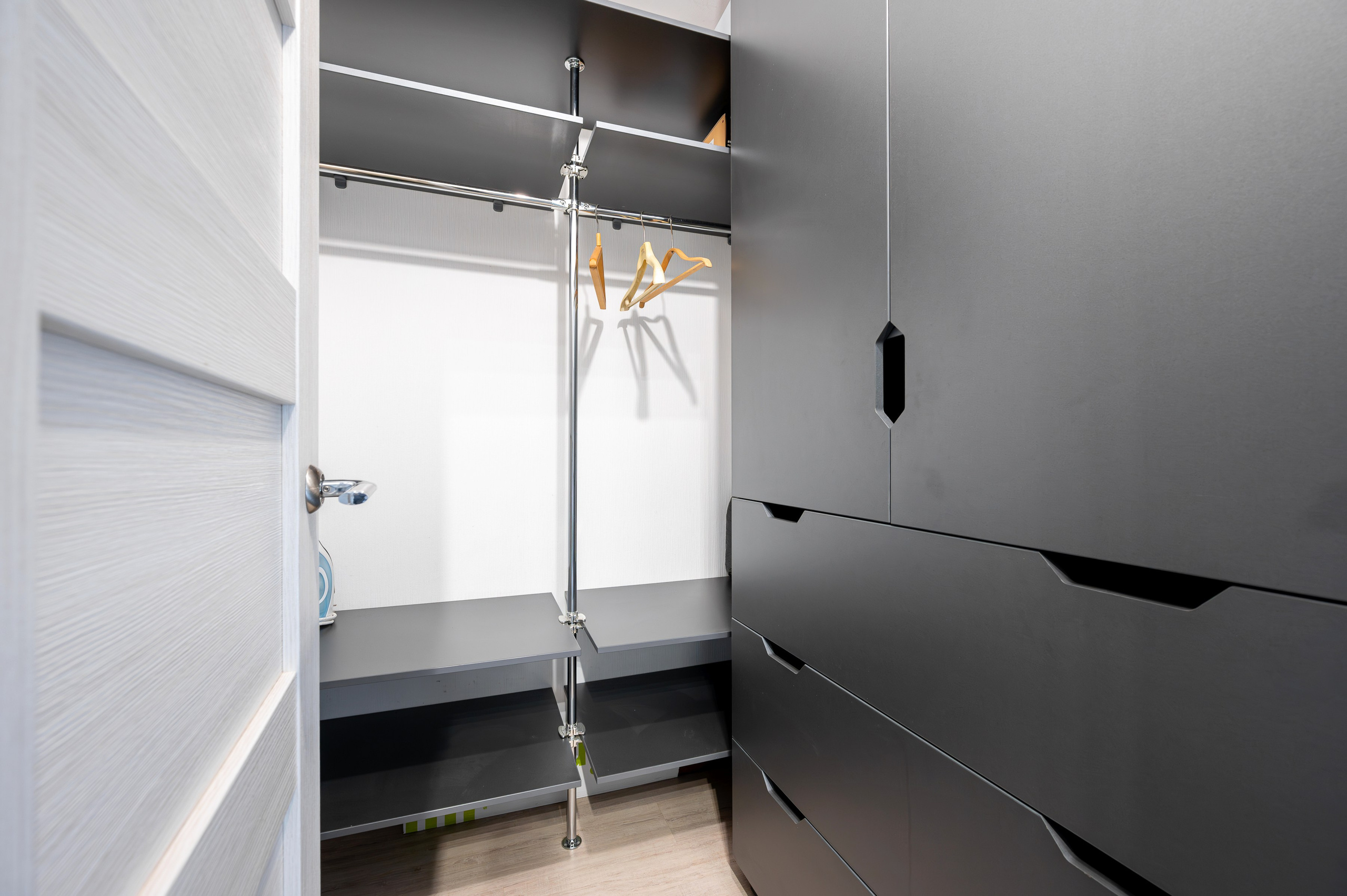 Квартира под суточную аренду на ул. Тамбасова. Интерьерный фотограф. Фото- видеосъемка недвижимости Санкт-Петербург