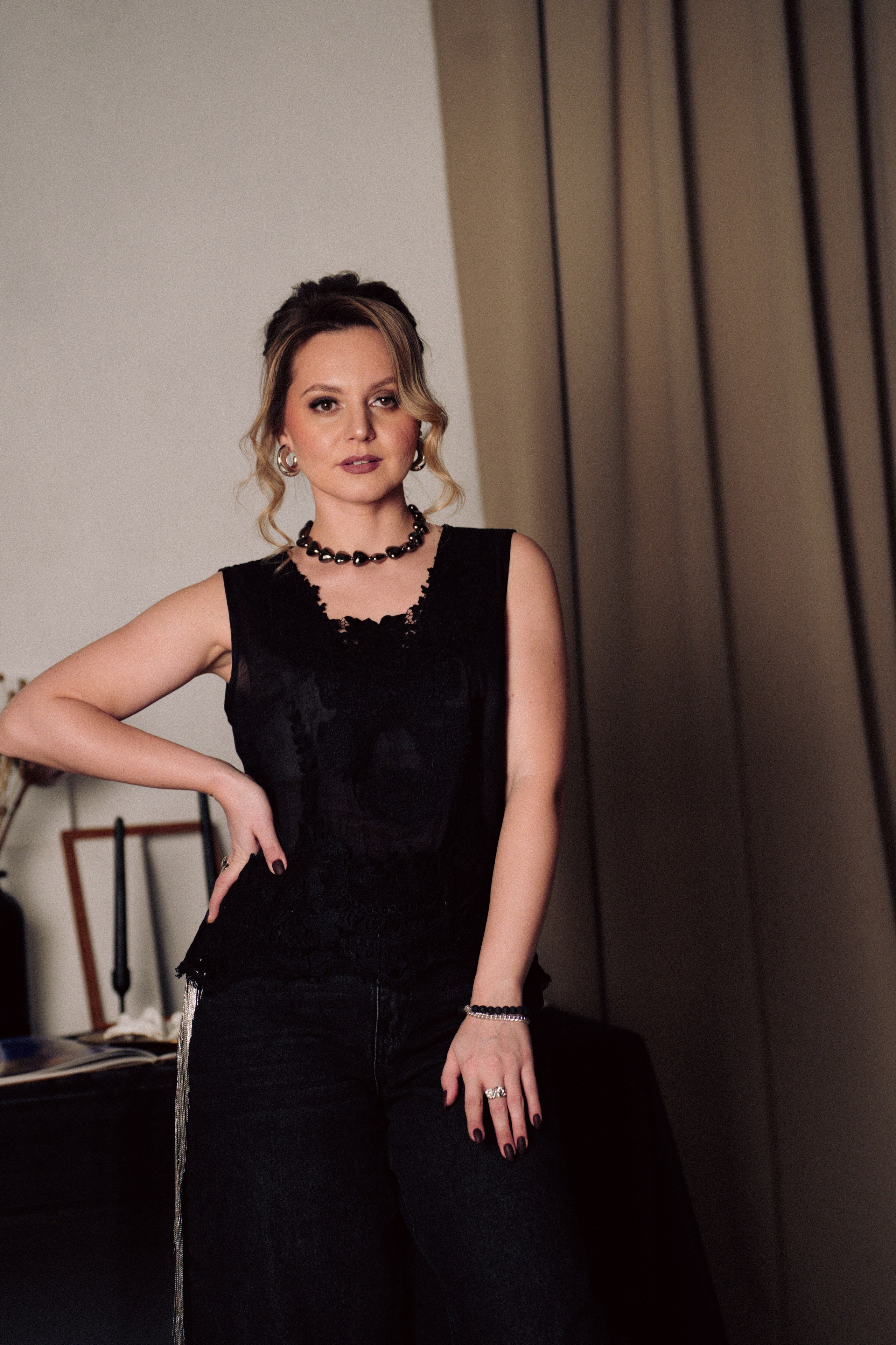 НОВОГОДНЯЯ ФОТОСЕСИИЯ В СТУДИИ ДЛЯ ДЕВУШКИ И ПРОГУЛКА ПО ЧЕРНЫШЕВСКОЙ. Профессиональный фотограф, Санкт-Петербург — Виктория Богомолова