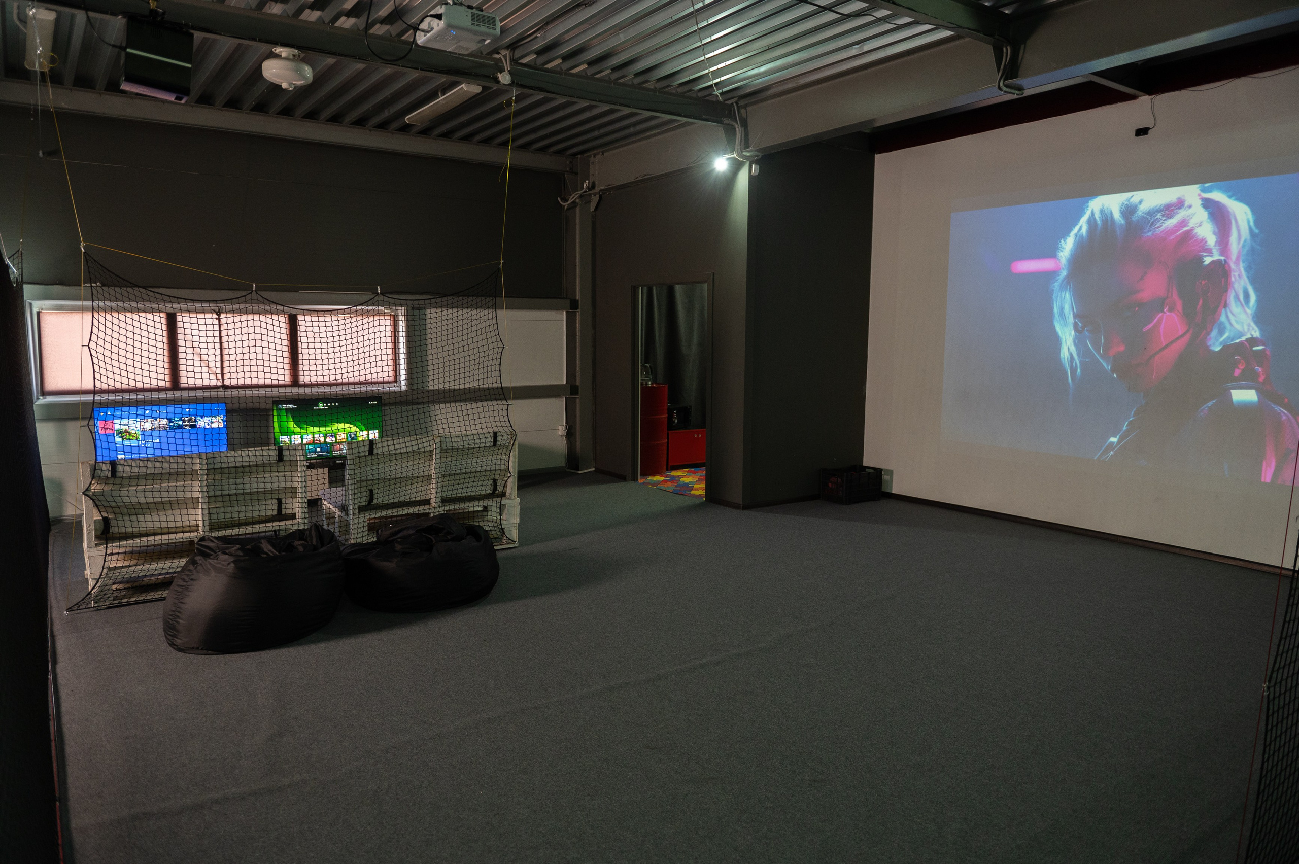 ИНТЕРЬЕР. Клуб виртуальной реальности Абакан — PortVR Club