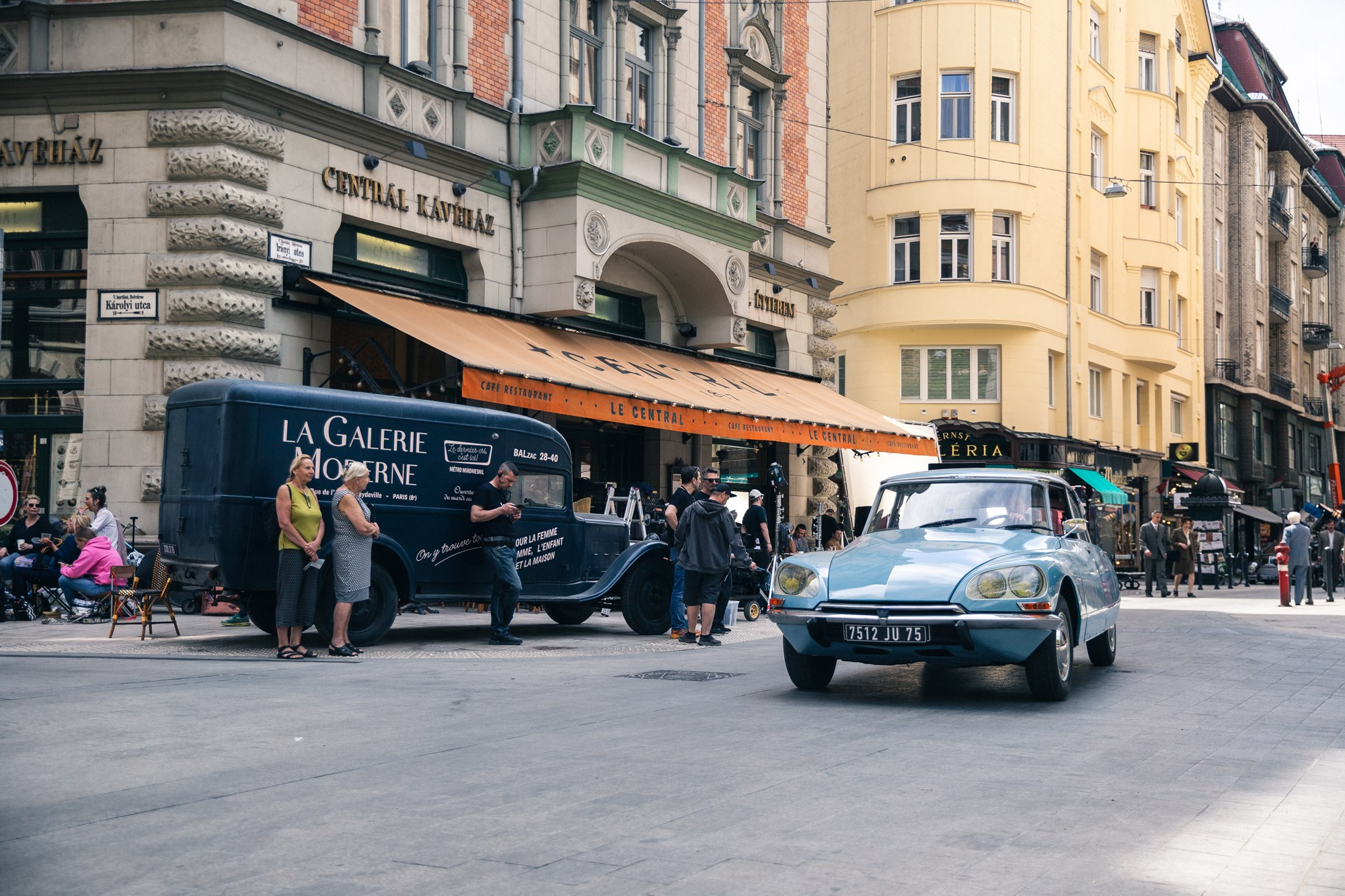 Dinner with Audrey. Behind the Scenes. Photographer in Budapest  — Yura Knyazev