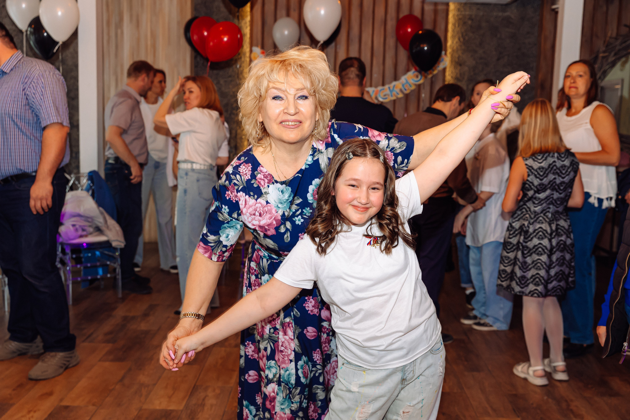 Выпускной и Последний Звонок 4 класс. Фотограф Евгения Улаз