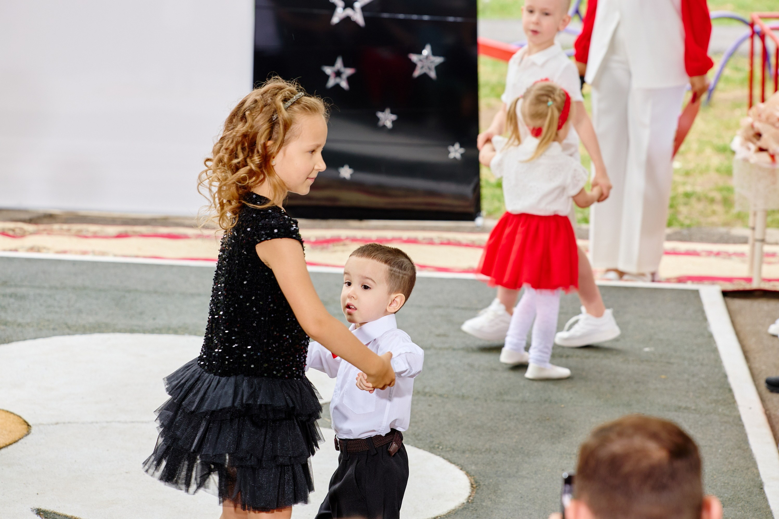 Выпускной 45 сад. Фотограф Выпускные альбомы Таганрог Сергей Коробченко