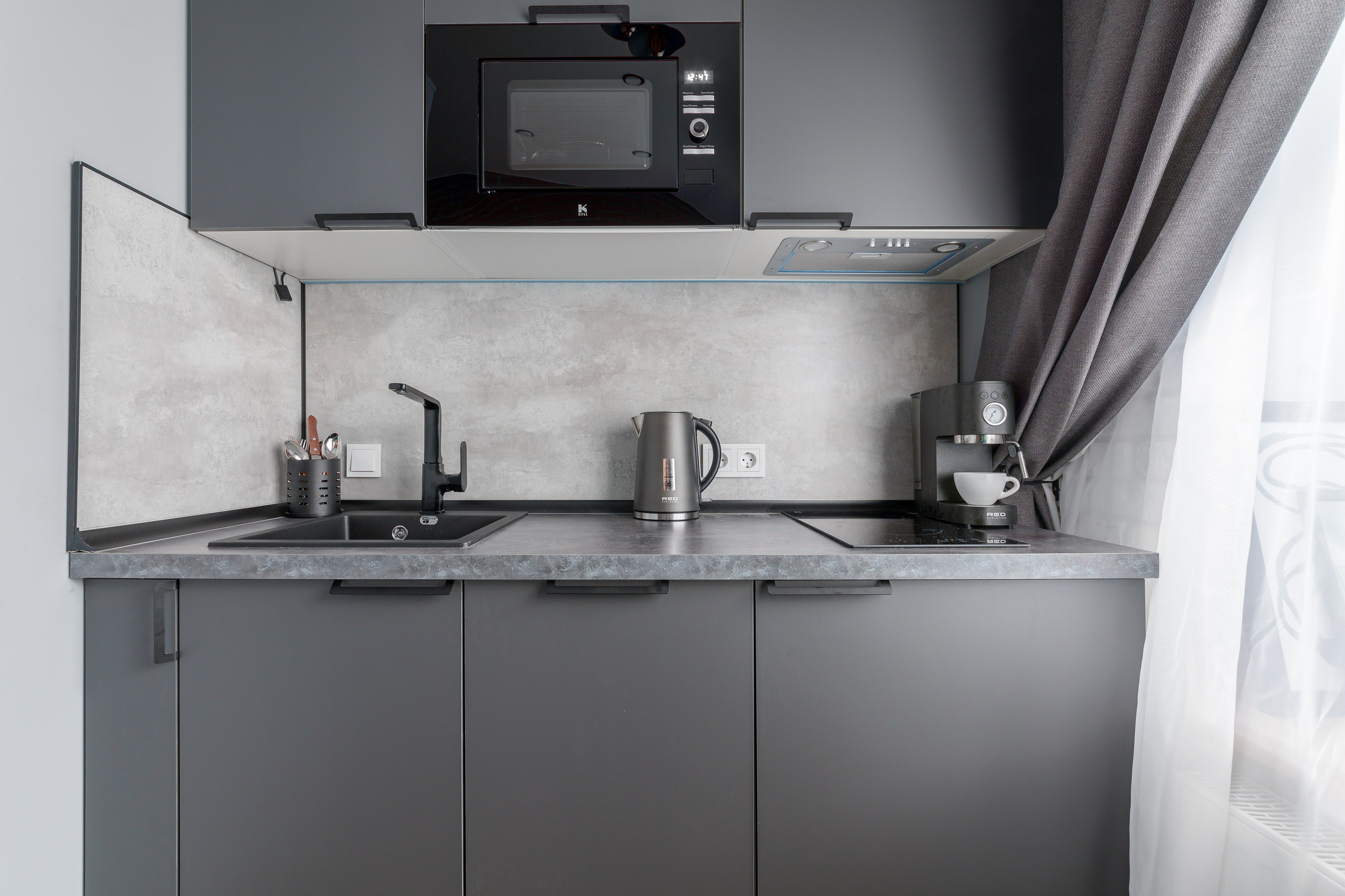 Студия, Полтавская ул