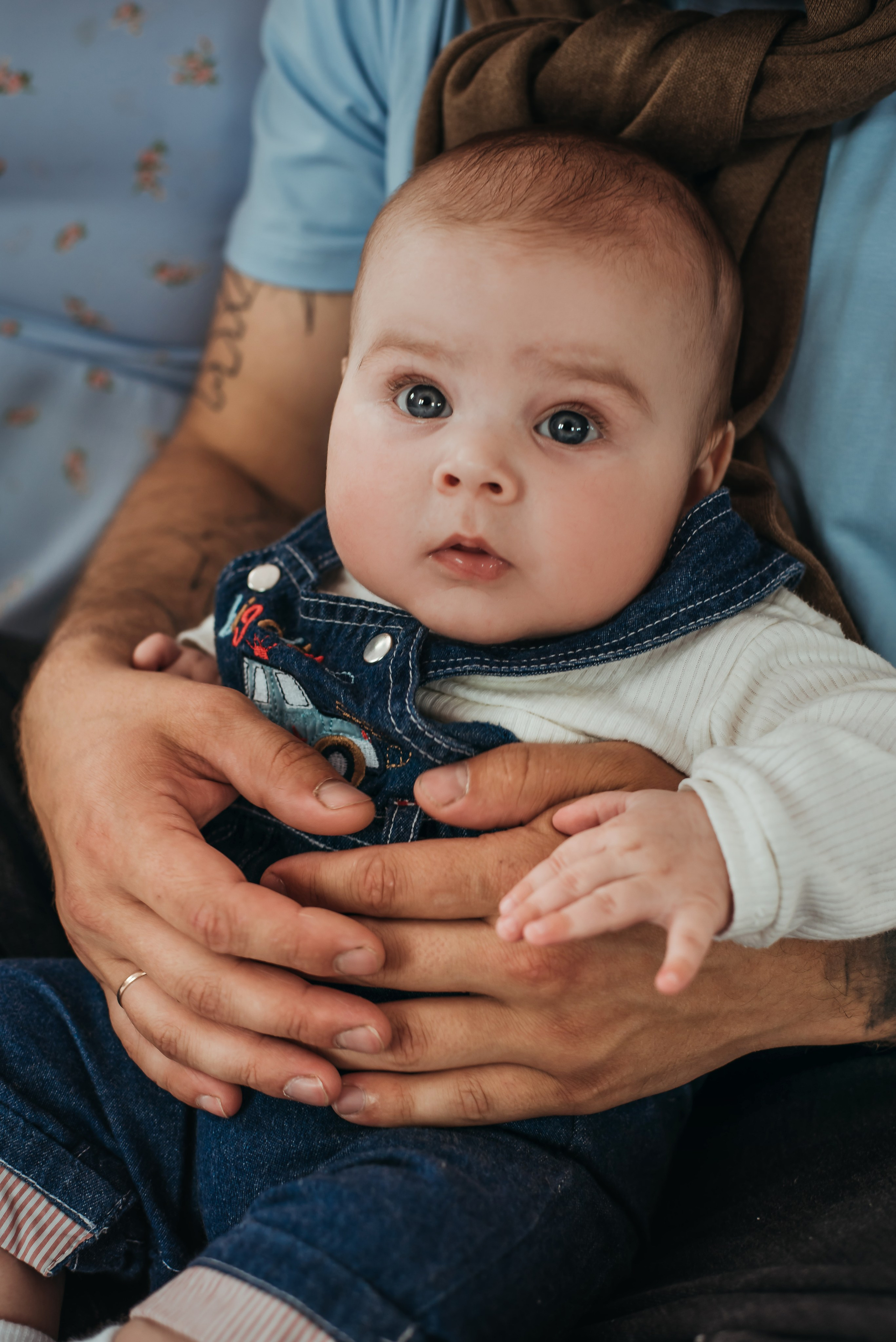 Семейная фотосессия в студии. Свадебный и портретный фотограф lifestyle