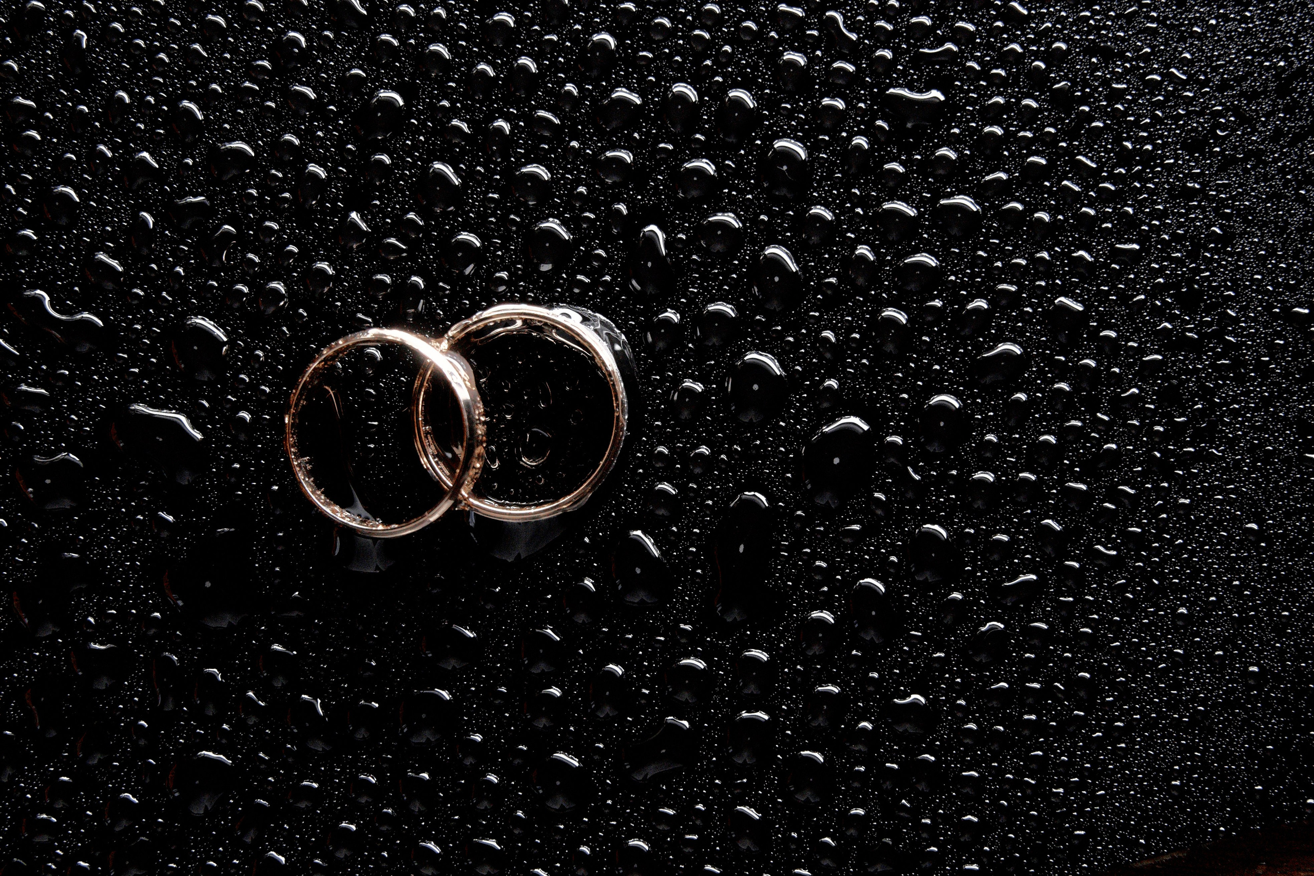 Свадебные кольца, фотосессия свадебных колец