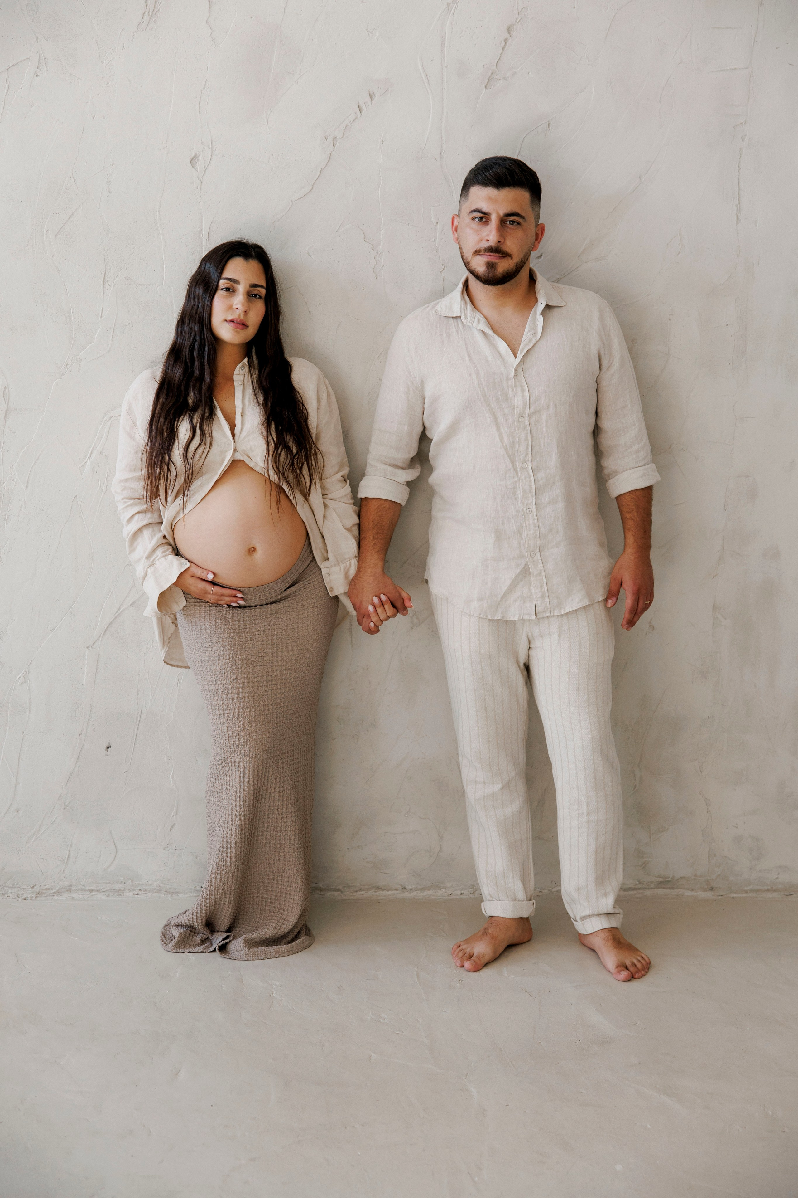 Pregnancy photoshoot inside the Grey Studio. Главная