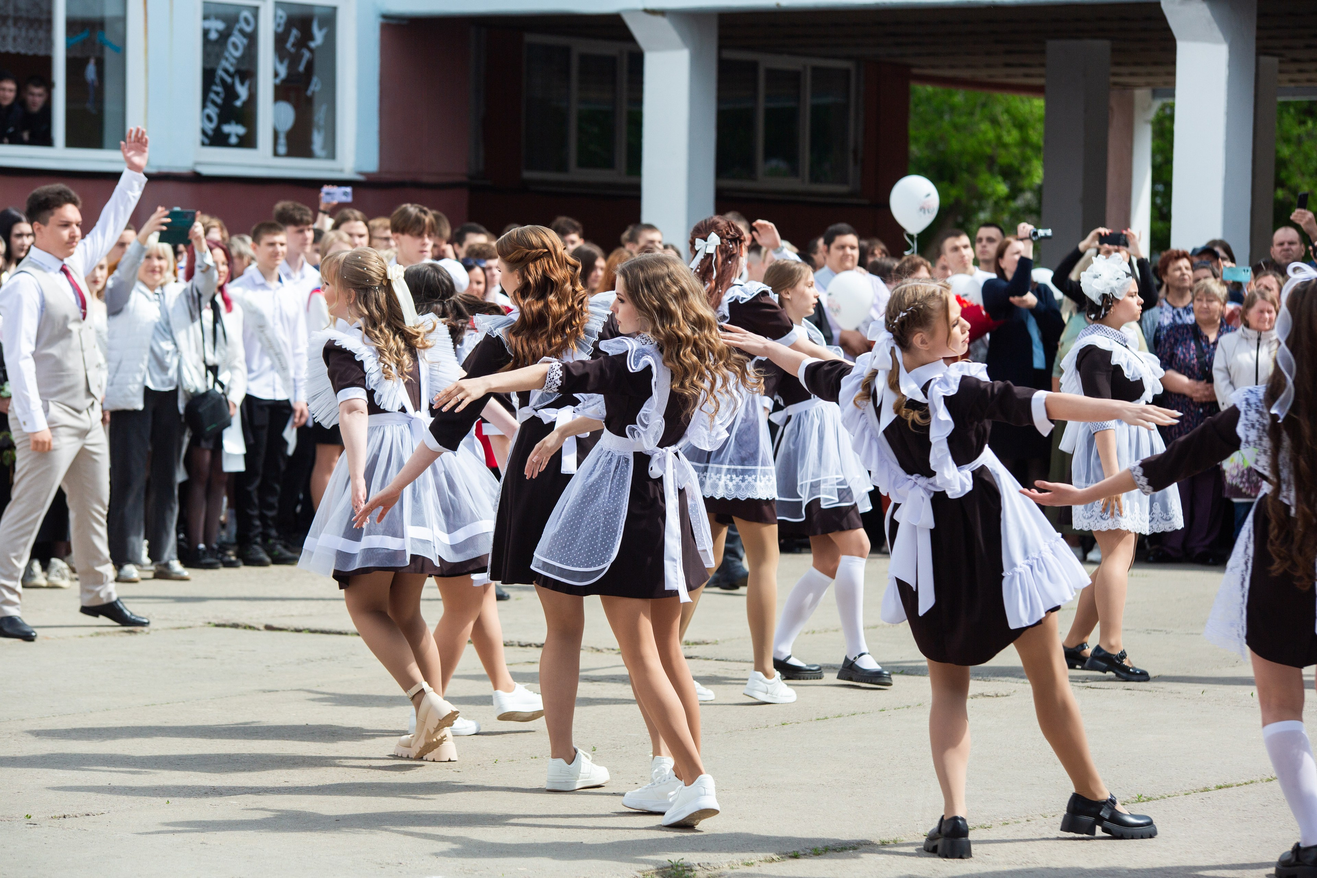 ПОСЛЕДНИЙ ЗВОНОК 2025 9 ШКОЛА Г. МЦЕНСК. Профессиональный фотограф в Мценске и Орловской области