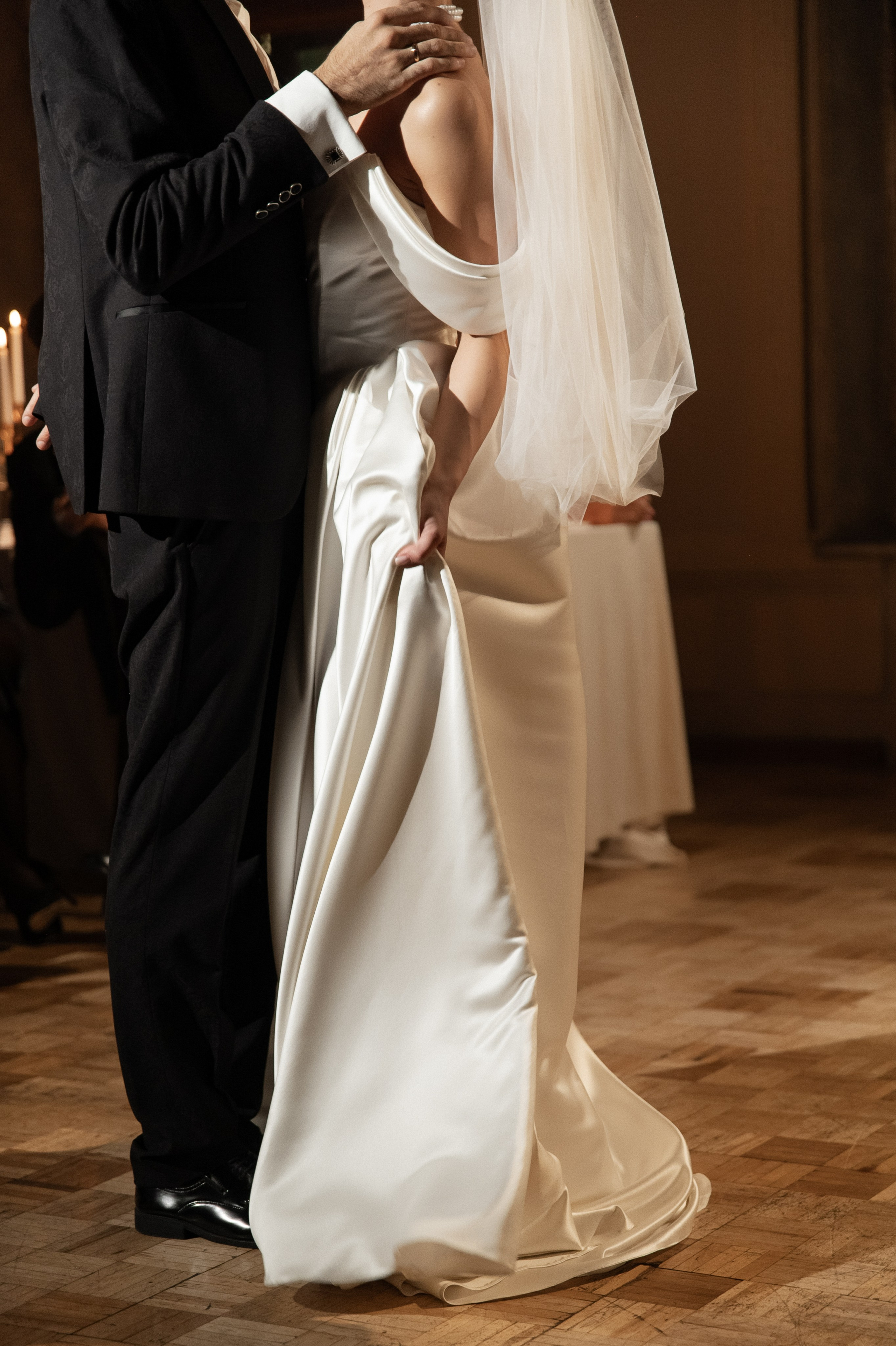 Камерный свадебный ужин при свечах в старинном особняке в фотостудии 21. Kult. Ярослава Ерина — свадебный фотограф в Москве