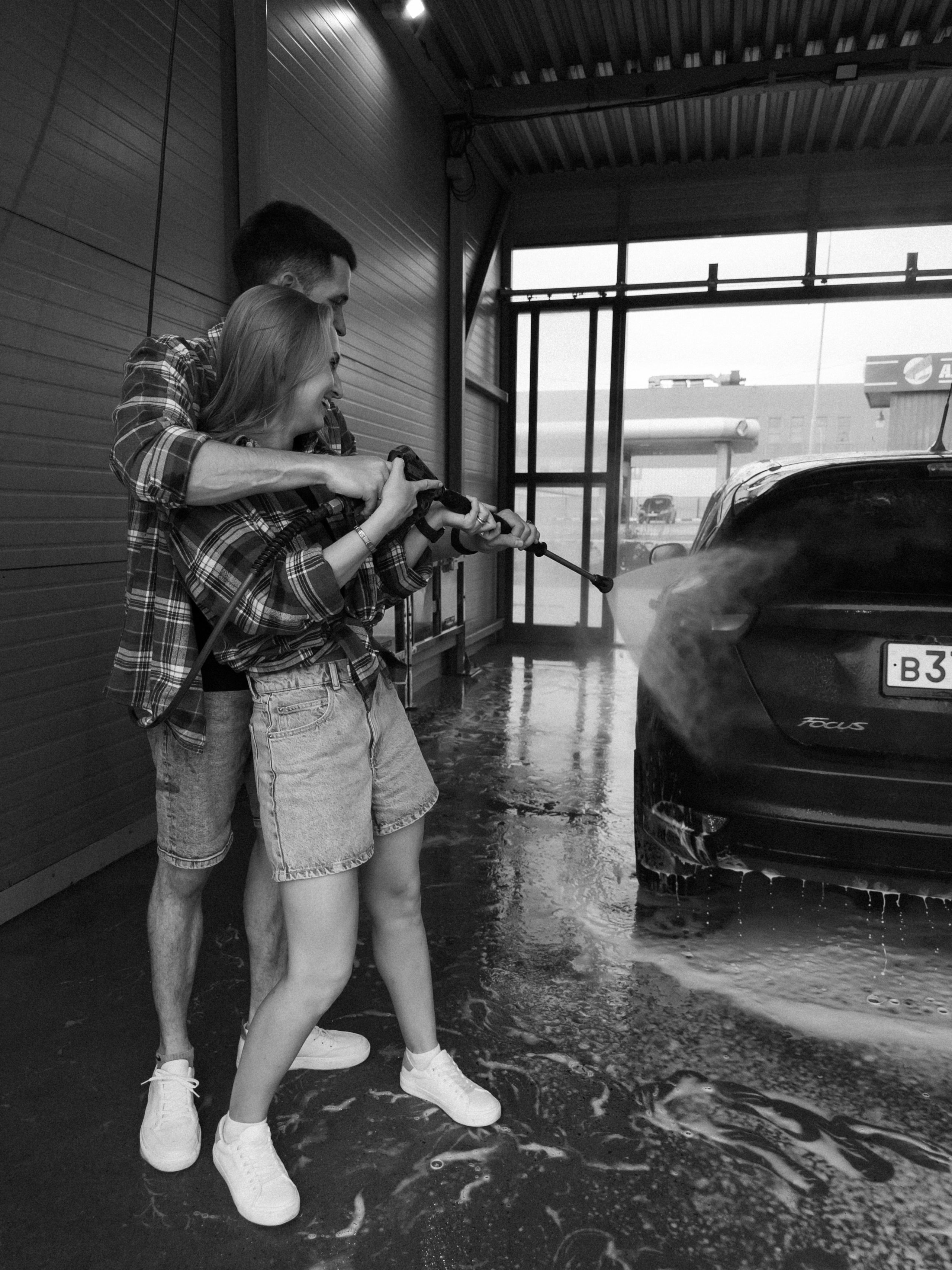 Романтика на автомойке. Фотограф Барнаул Софья Бояринова