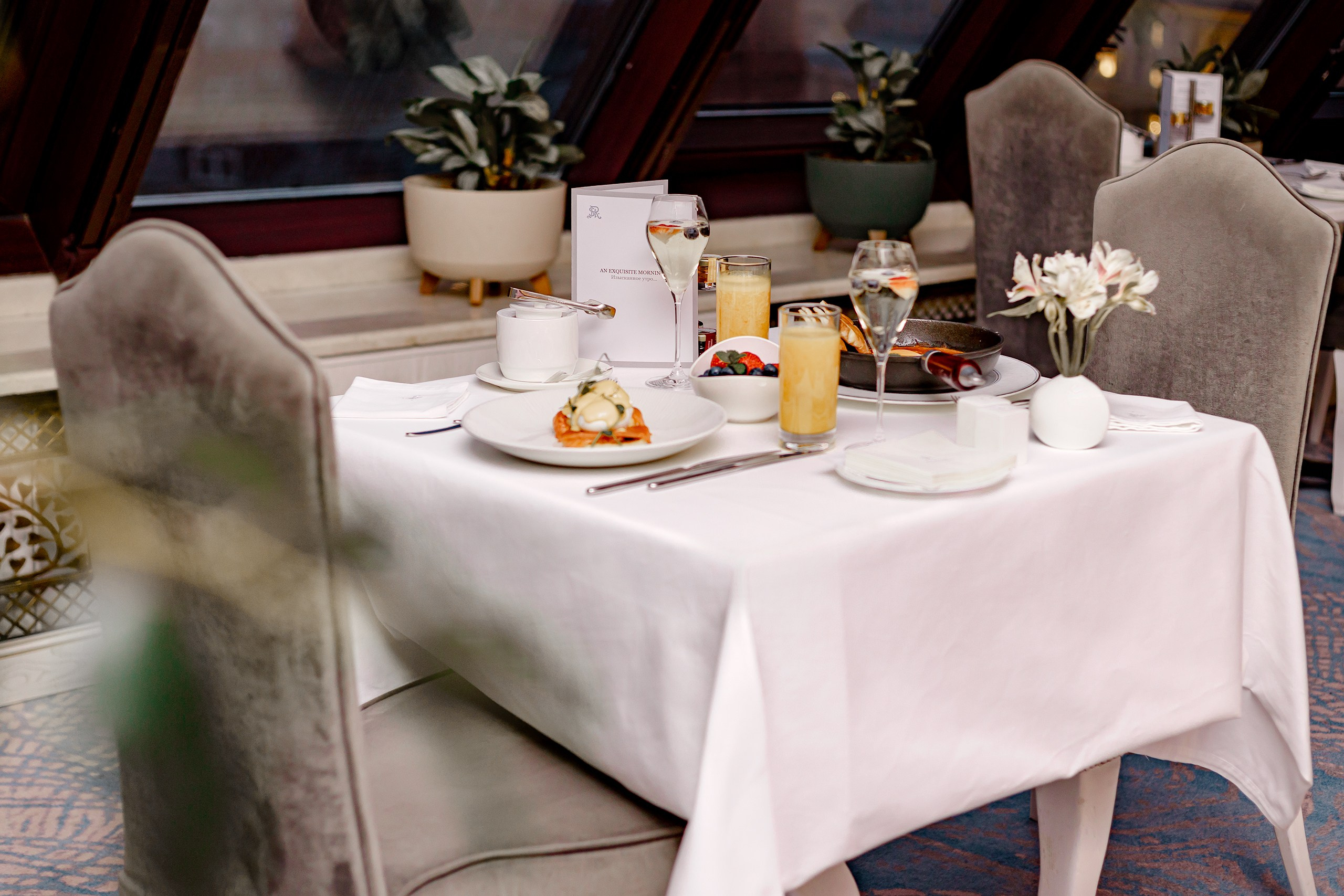Завтрак в Ресторане «ST REGIS MOSCOW». Свадебный/Портретный фотограф снимаю в Москве