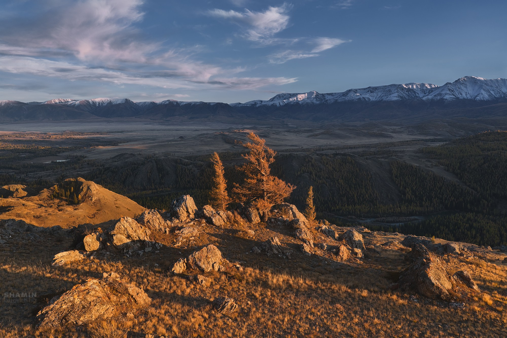 Алтай — пейзажная фотография Константина Шамина. Горы, реки и долины Алтая, природный свет, аэрофотосъёмка и классические пейзажи России.