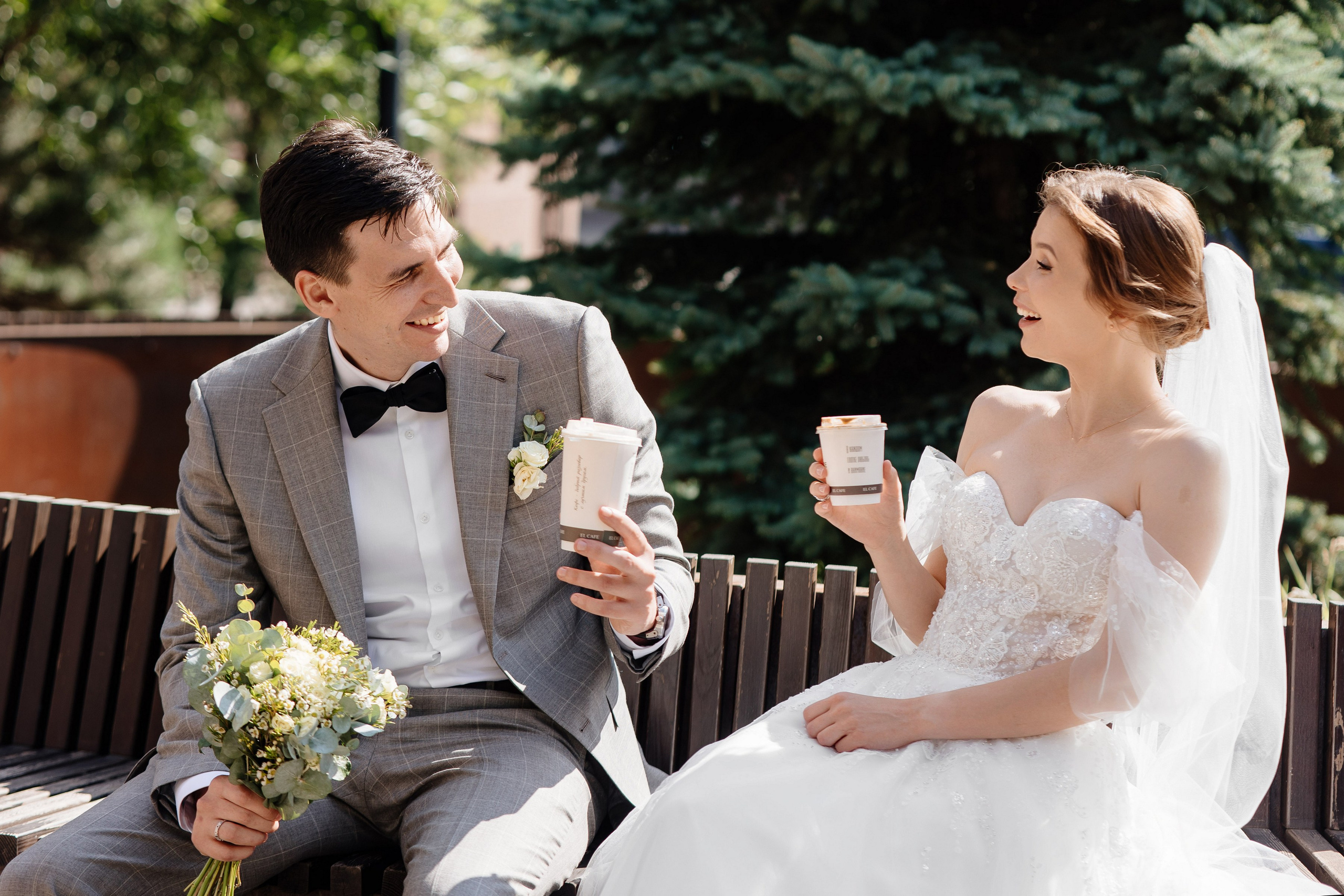 Свадебное утро в Hyatt Regency Хаятт Редженси, свадебная прогулка на Арме и банкет в О’Шалей. Свадебный и семейный фотограф Екатерина Иванова