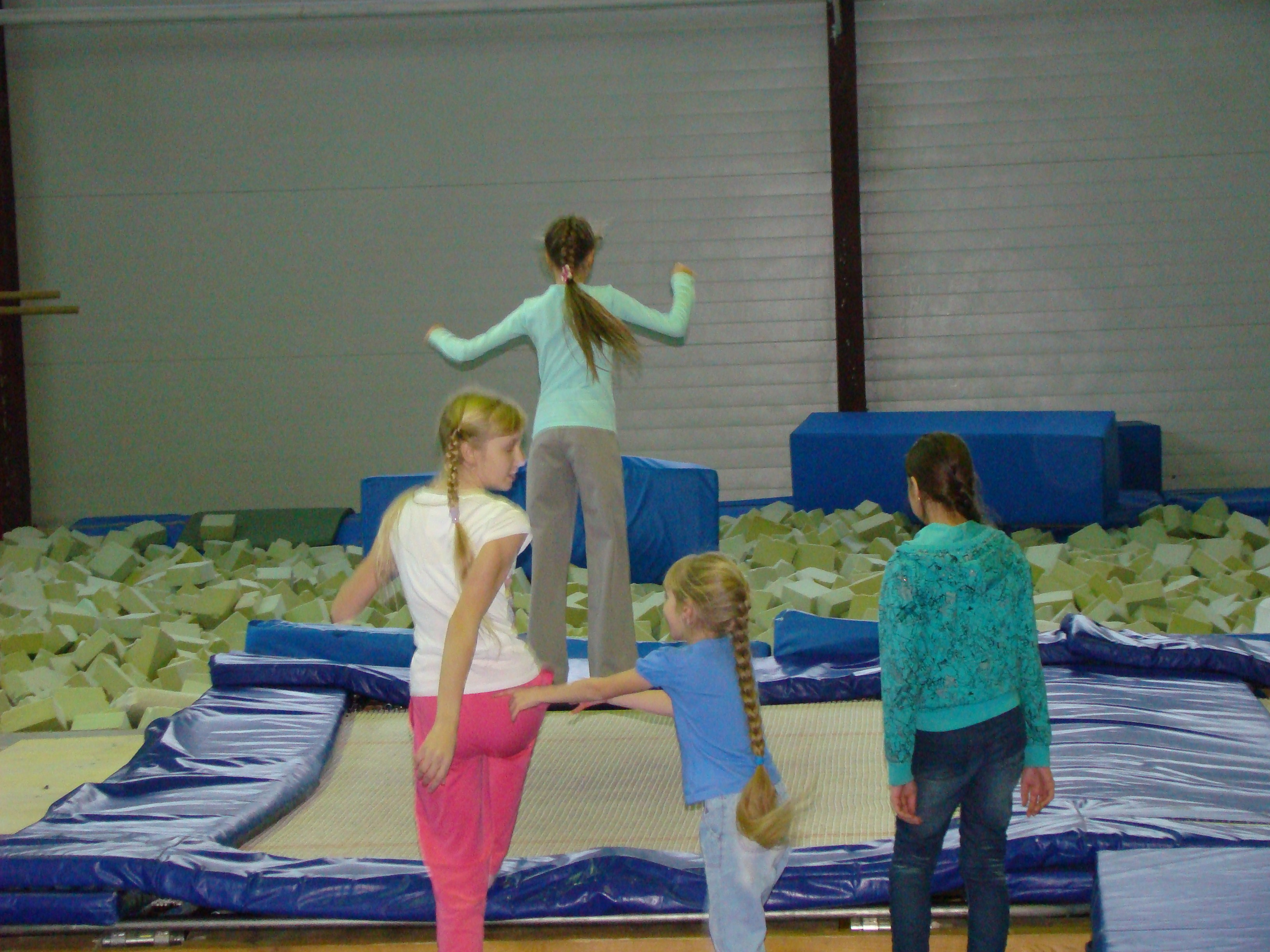 Катя ДР 12 лет Дома + Спортекс 04.12.2011. Семейный, Свадебный фотограф СПБ Питер— Романова Екатерина