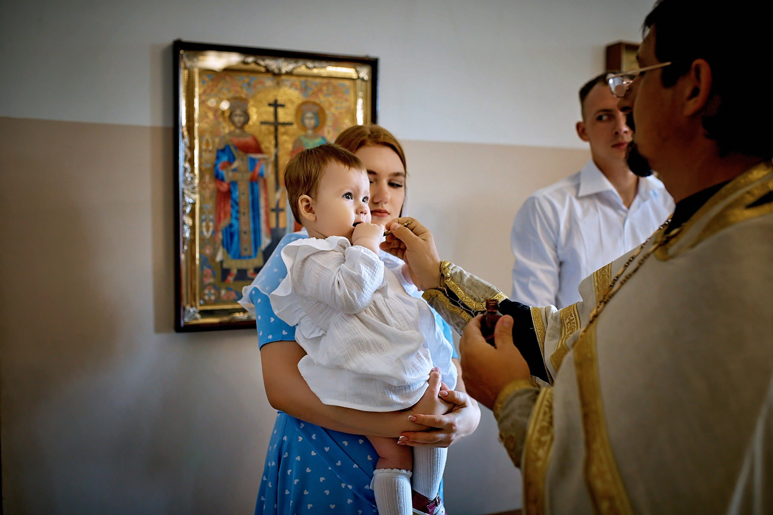 Таинство Крещения Василисы храм Д. Ростовского. Фотограф на Крещение и Венчание в Барнауле