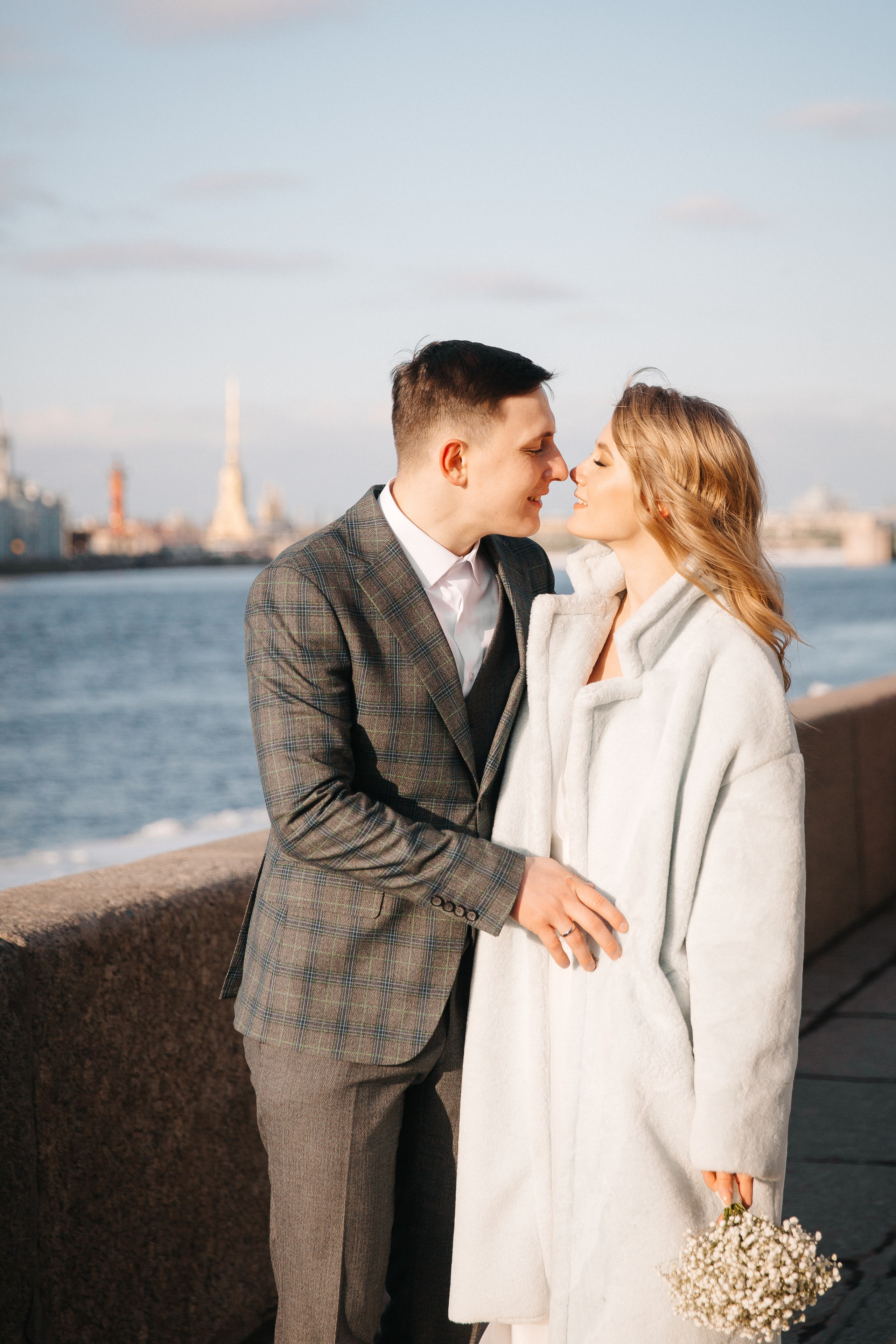 ДВОРЕЦ № 1 | Март, Исаакий, Английская набережная. Свадебный фотограф в Санкт-Петербурге Полина Корзухина